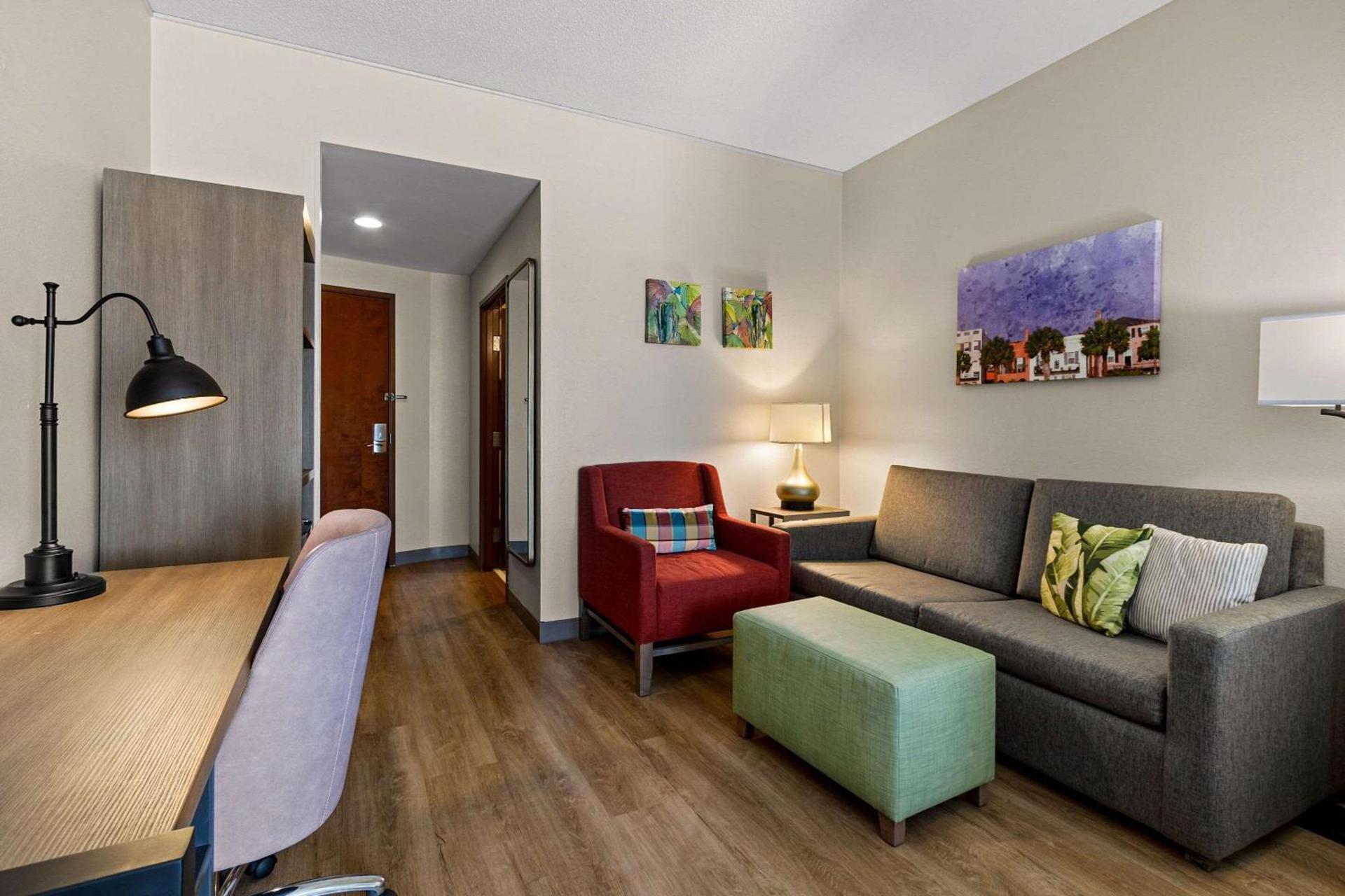 Comfort Suites Charleston West Ashley photo 20