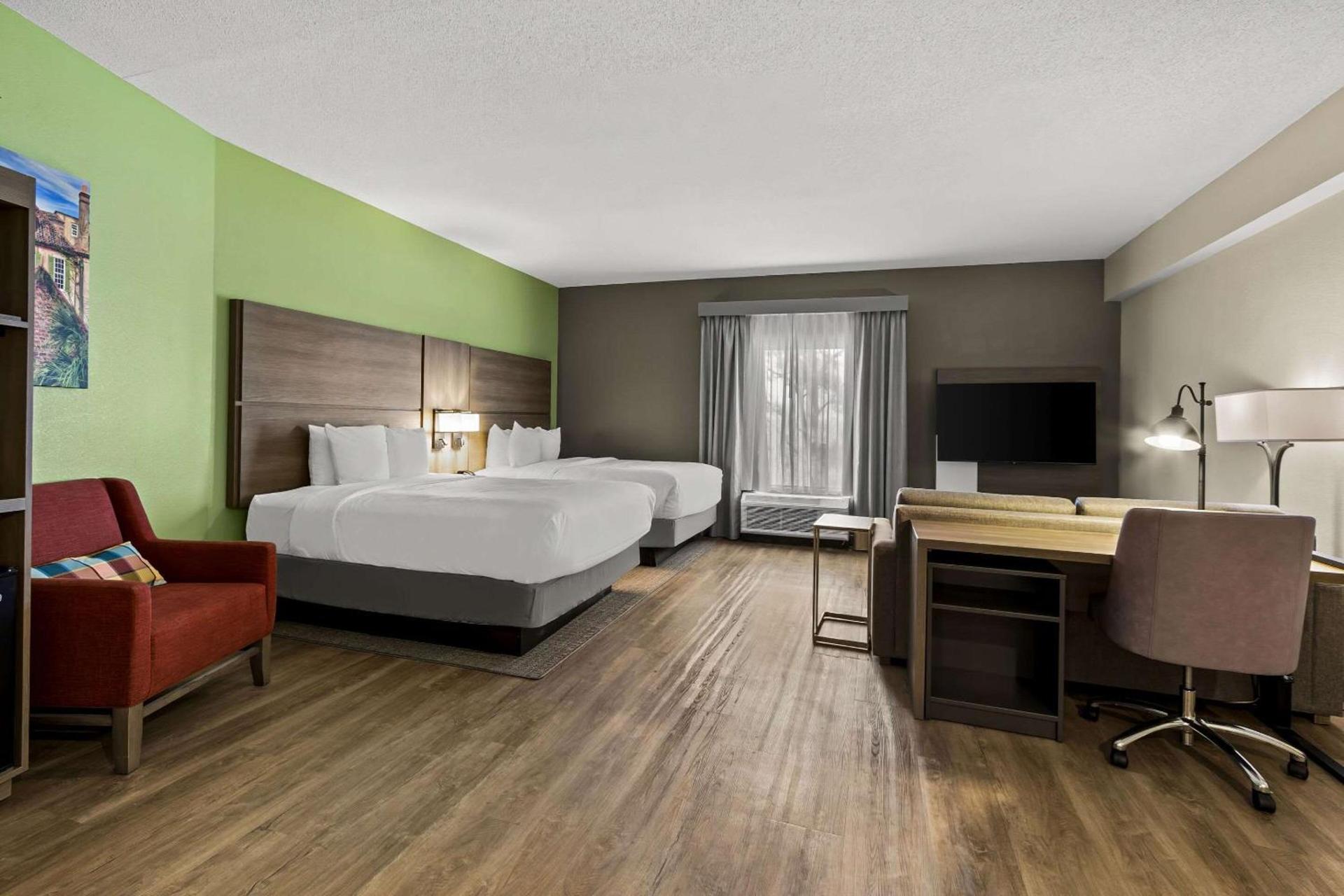 Comfort Suites Charleston West Ashley photo 25