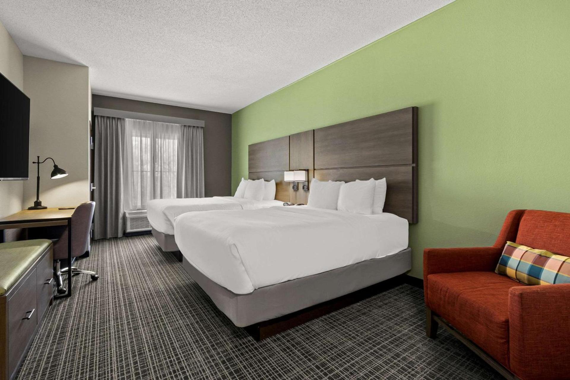 Comfort Suites Charleston West Ashley photo 28