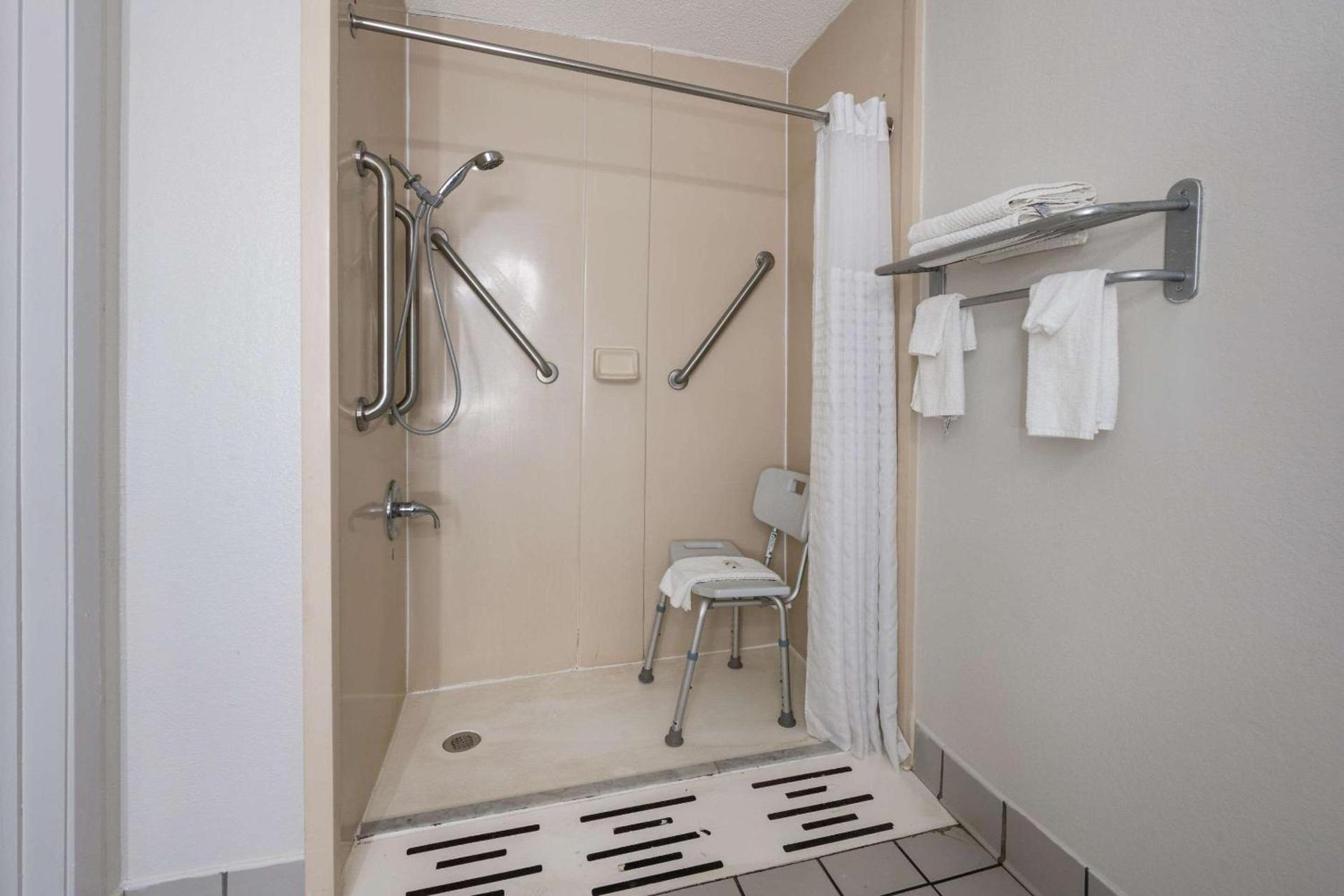 Quality Inn University Area photo 13
