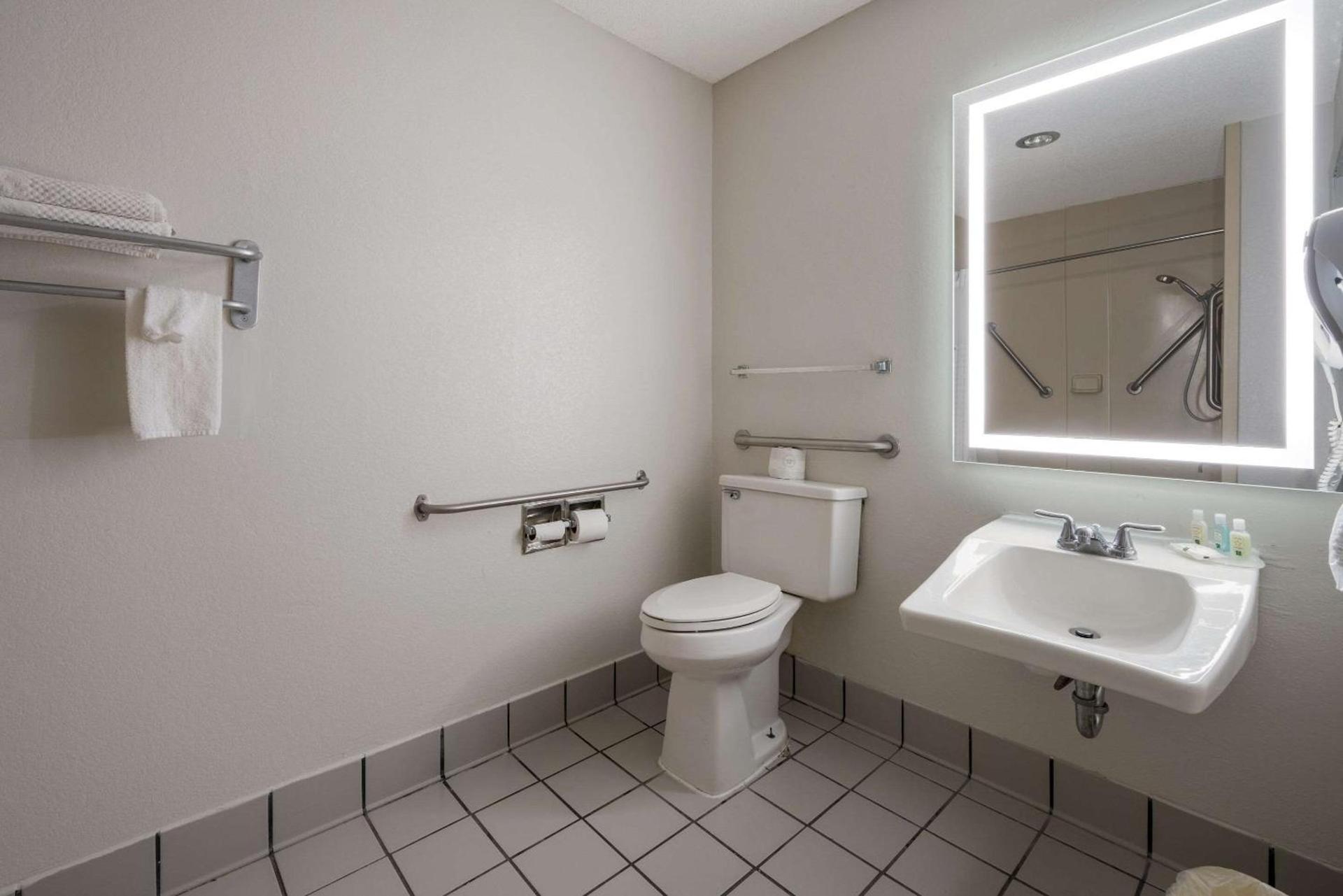 Quality Inn University Area photo 12