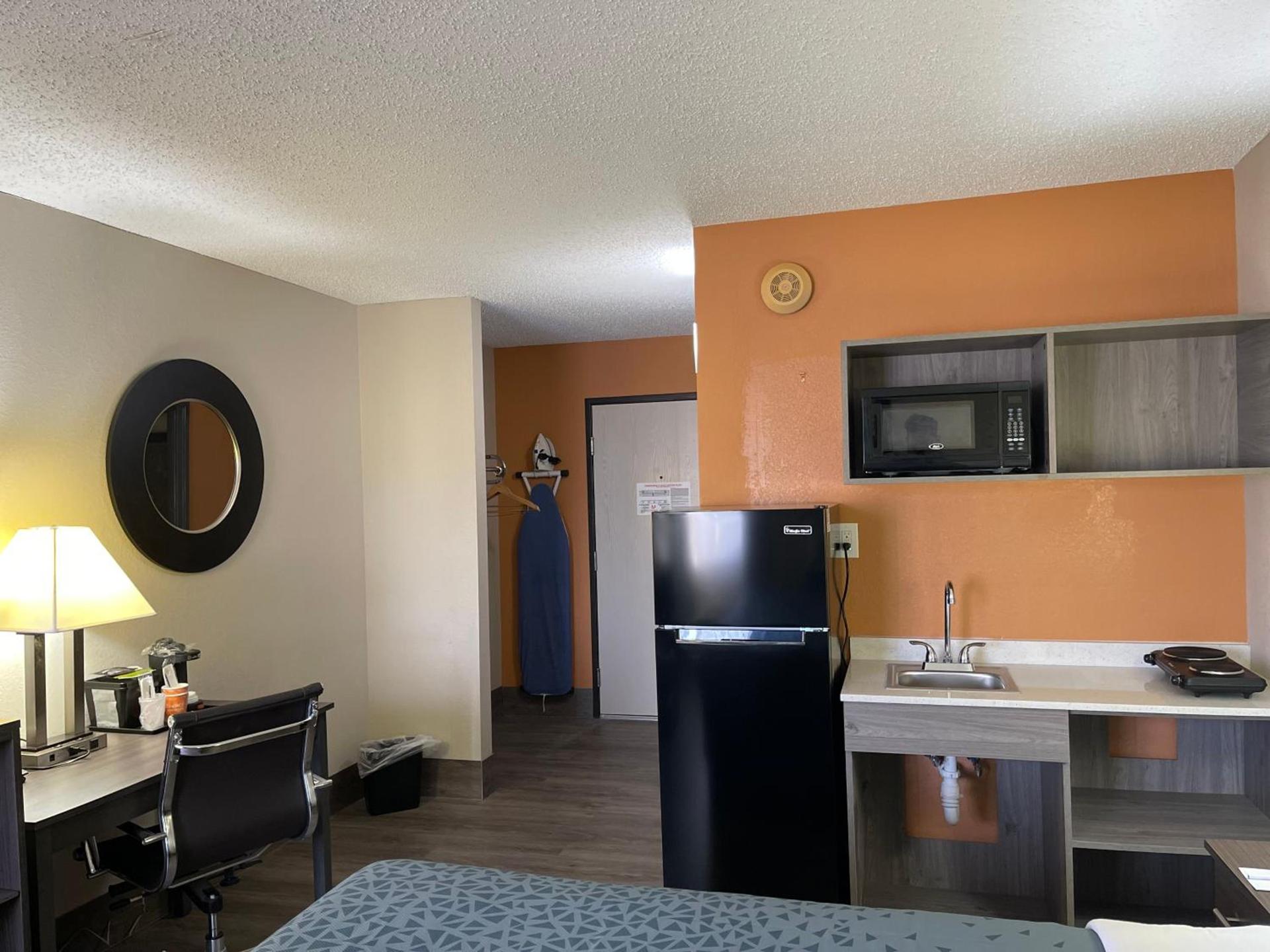 Suburban Studios Columbia Northwest photo 44