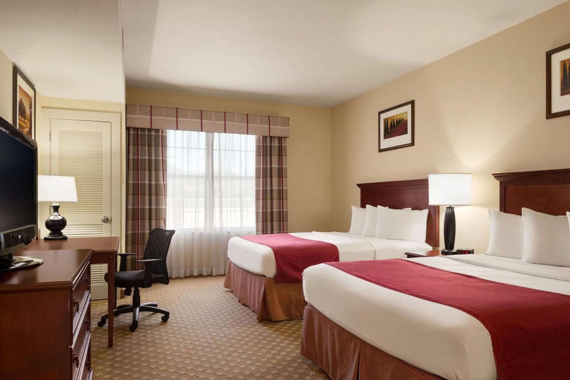 Country Inn & Suites by Radisson, Crestview, FL photo 4