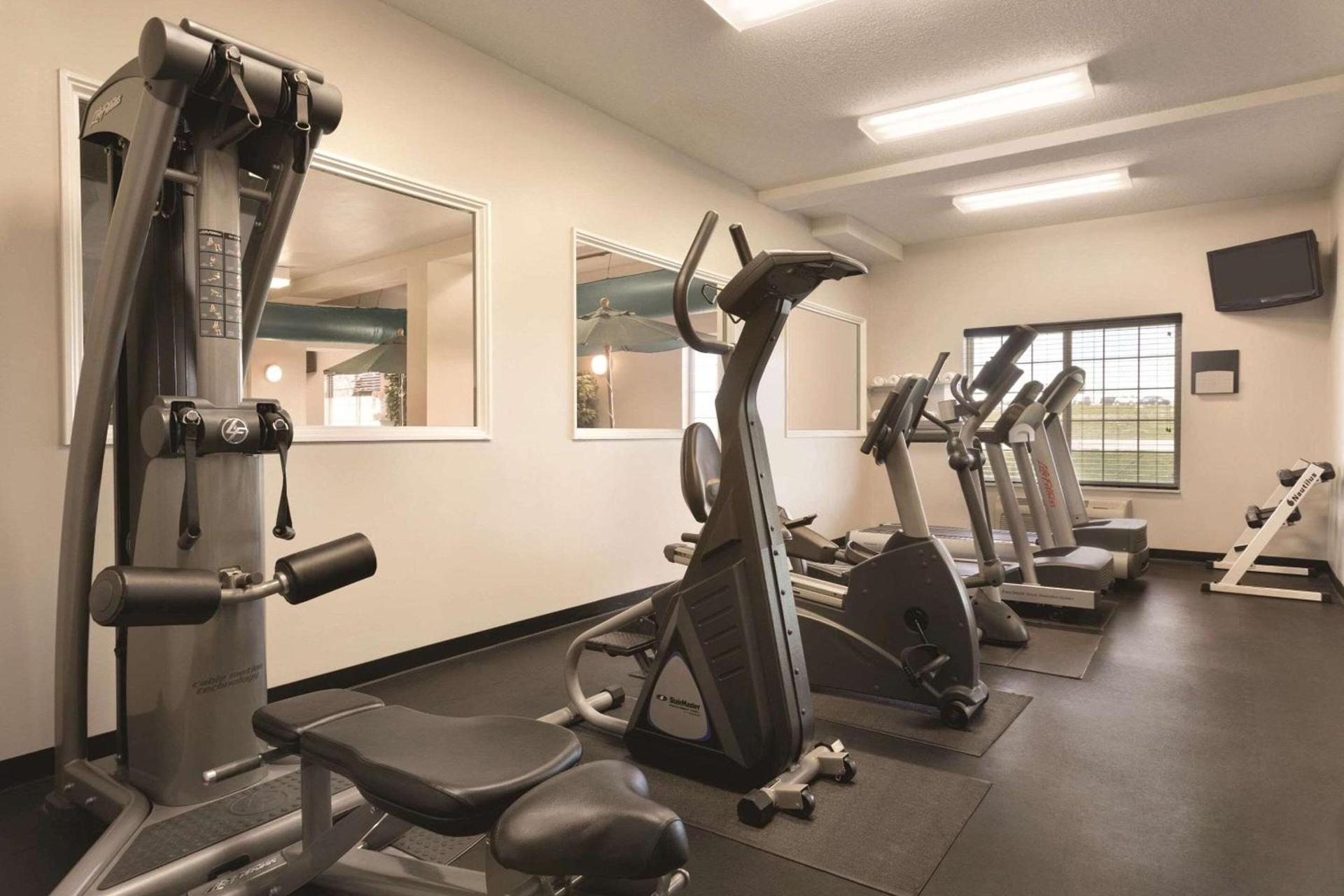 Country Inn & Suites by Radisson, Indianapolis Airport South, IN photo 9