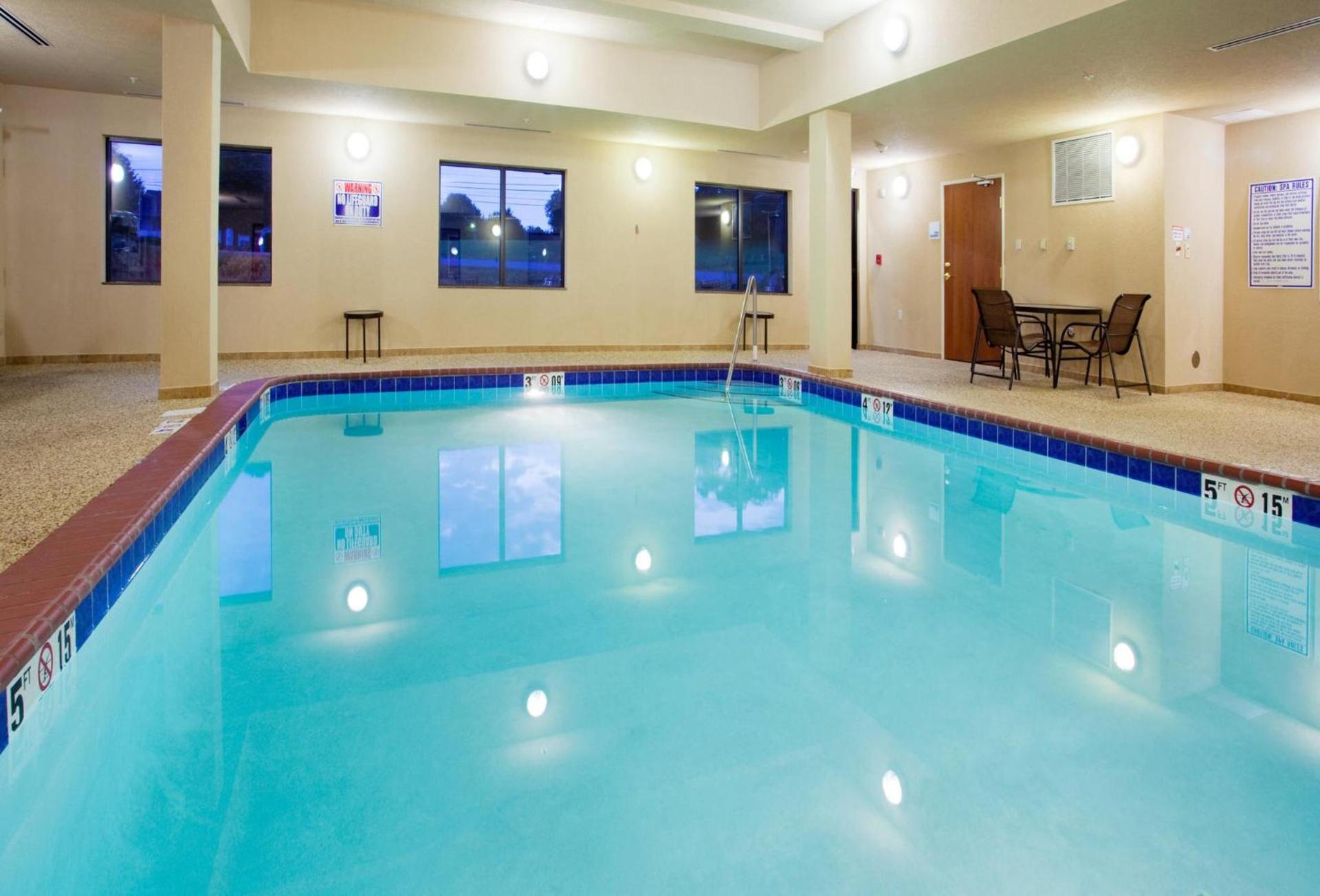 Holiday Inn Express Hotel & Suites Mount Airy by IHG photo 12