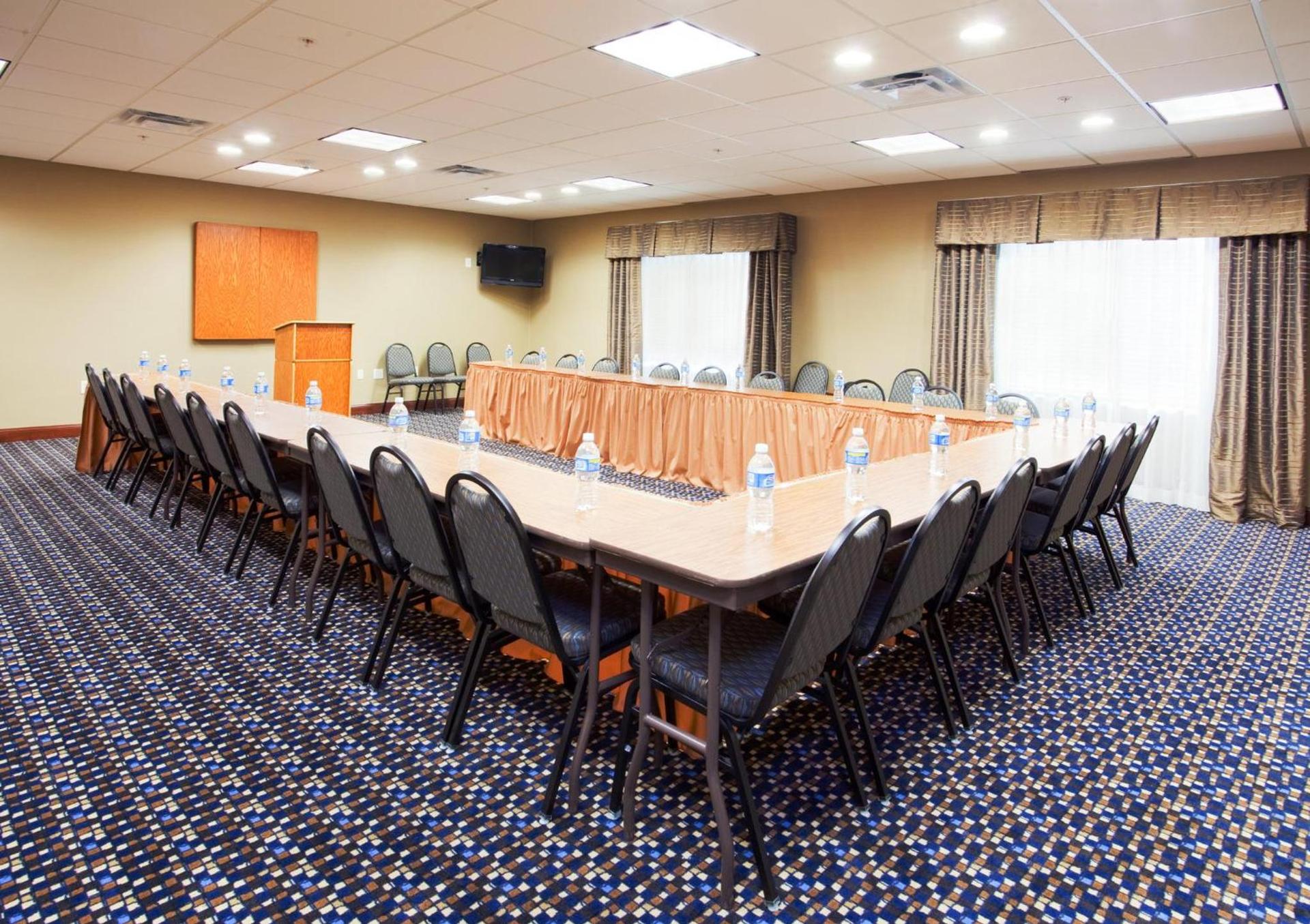 Holiday Inn Express Hotel & Suites Mount Airy by IHG photo 30
