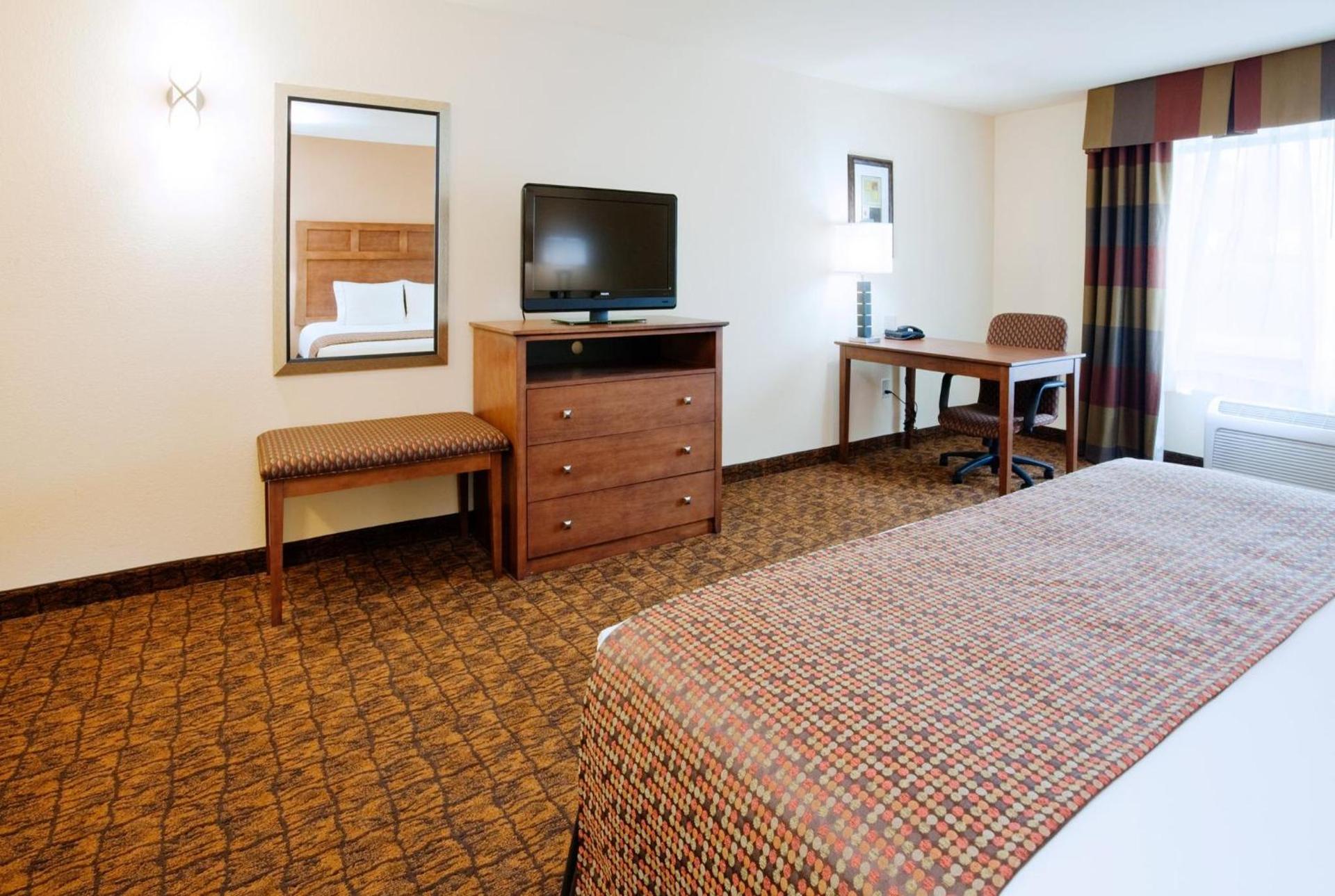 Holiday Inn Express Hotel & Suites Mount Airy by IHG photo 28