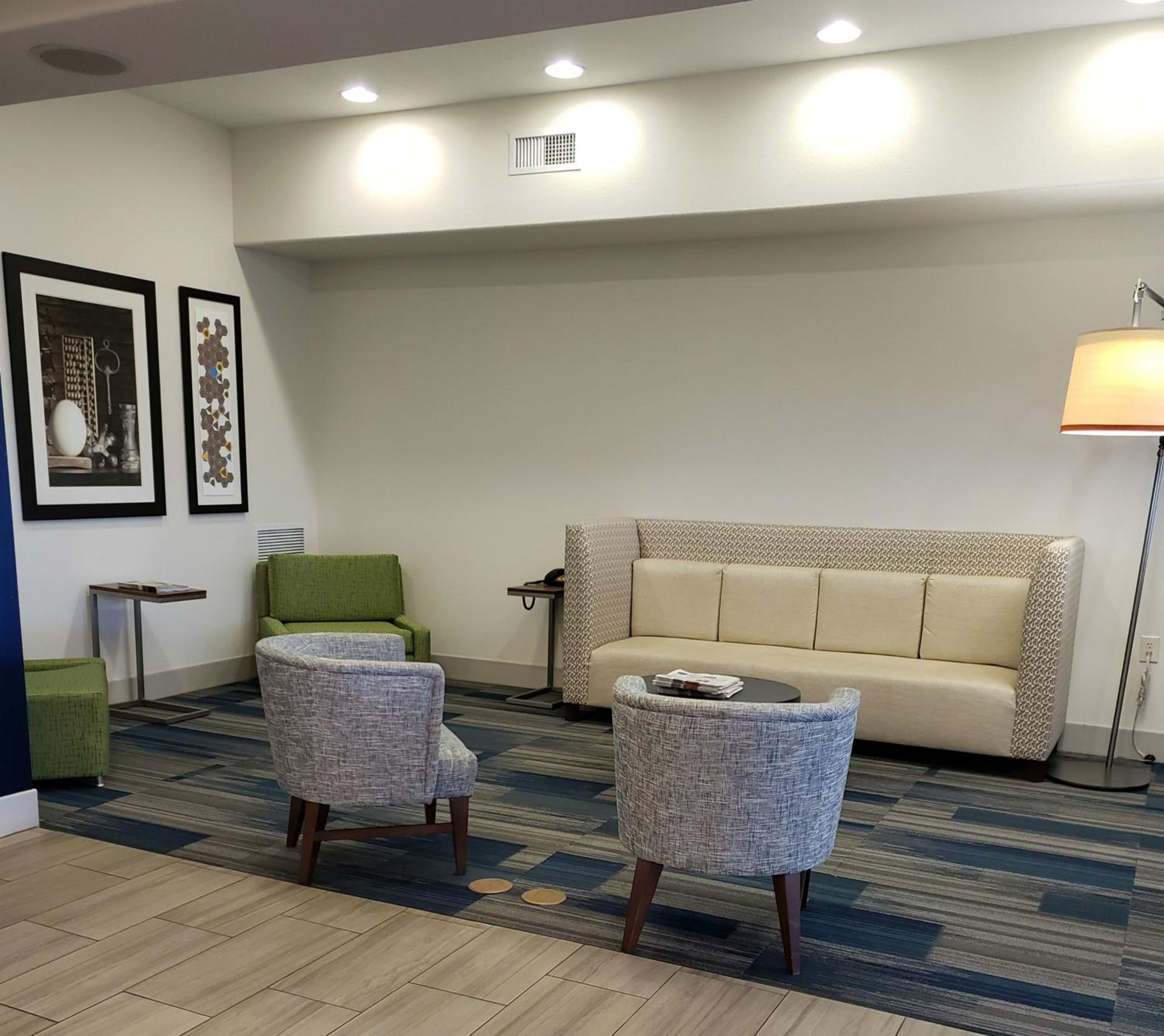 Holiday Inn Express Hotel & Suites Mount Airy by IHG photo 13