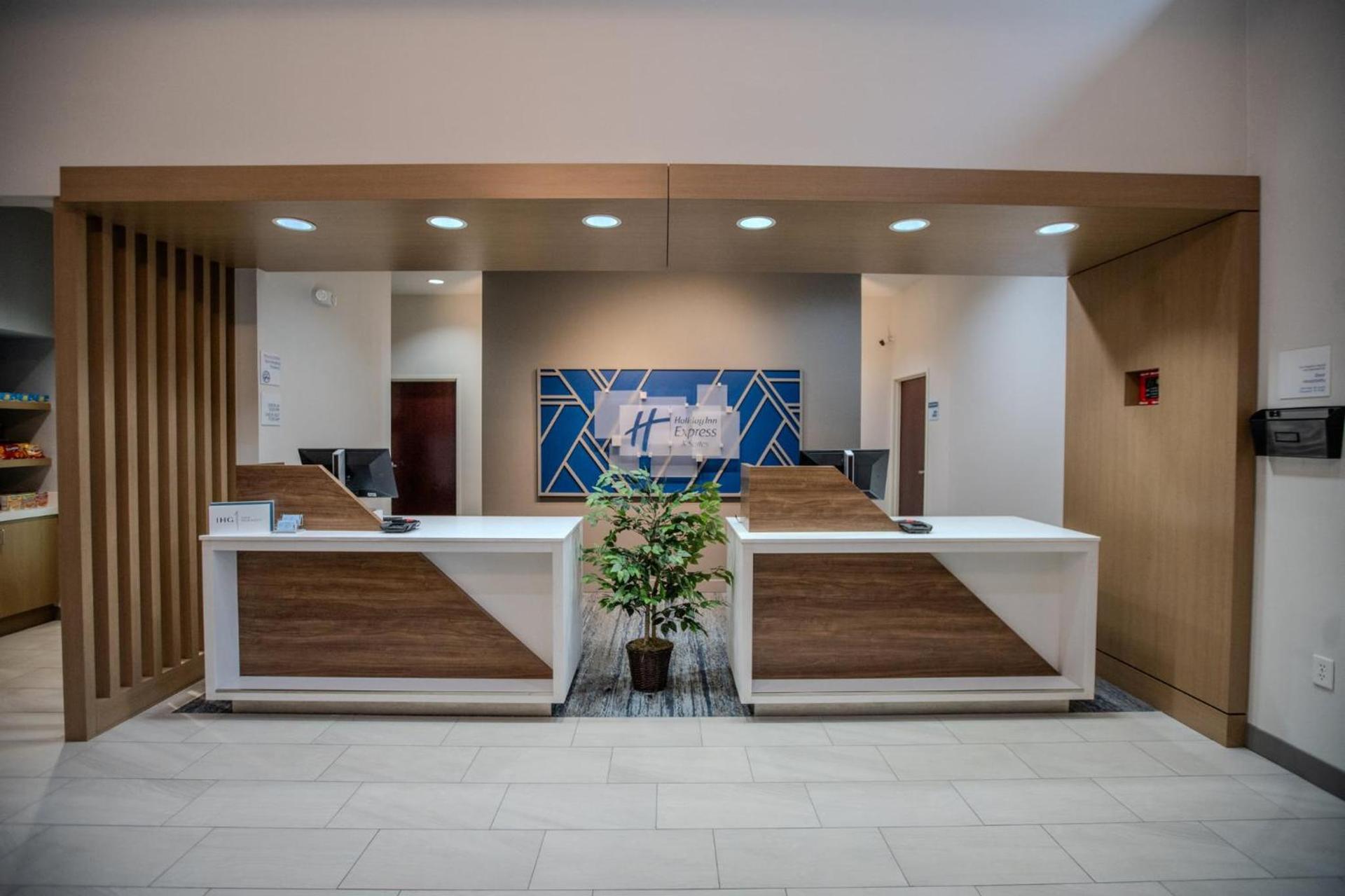Holiday Inn Express & Suites Cleveland by IHG photo 14