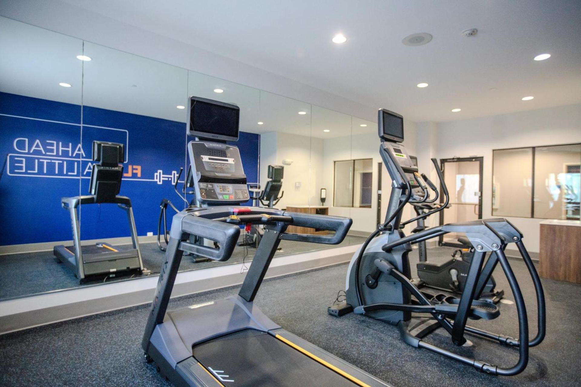 Holiday Inn Express & Suites Cleveland by IHG photo 61