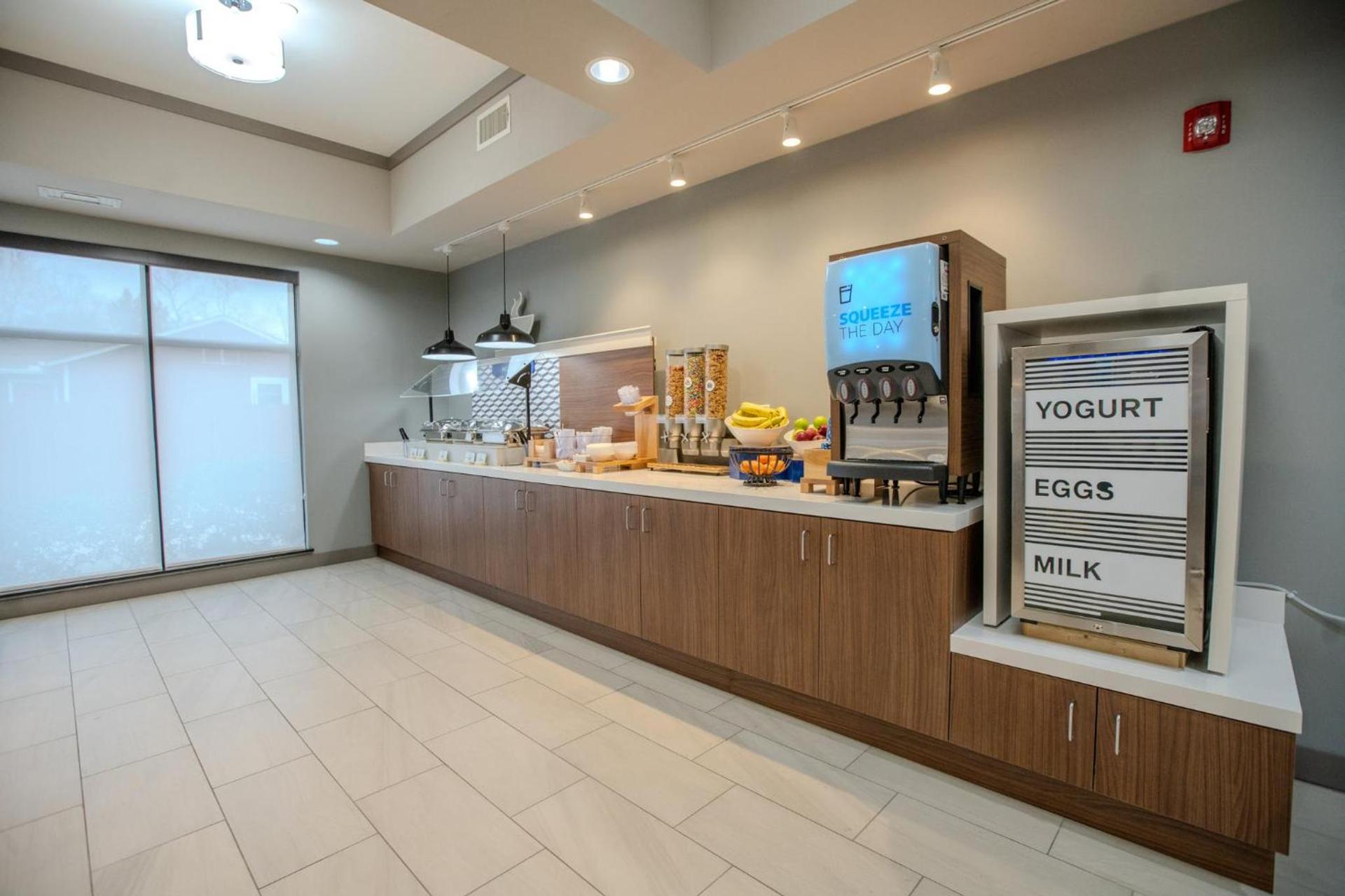 Holiday Inn Express & Suites Cleveland by IHG photo 22