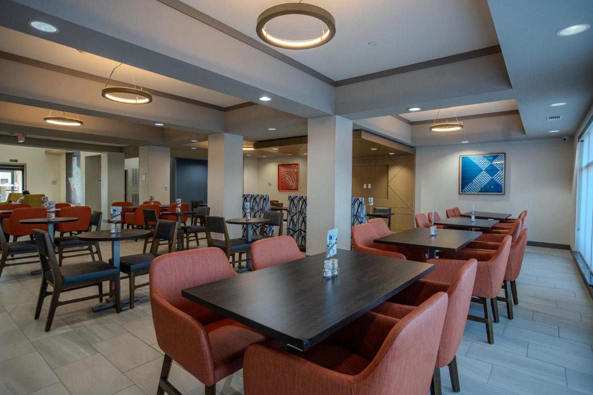 Holiday Inn Express & Suites Cleveland by IHG photo 45