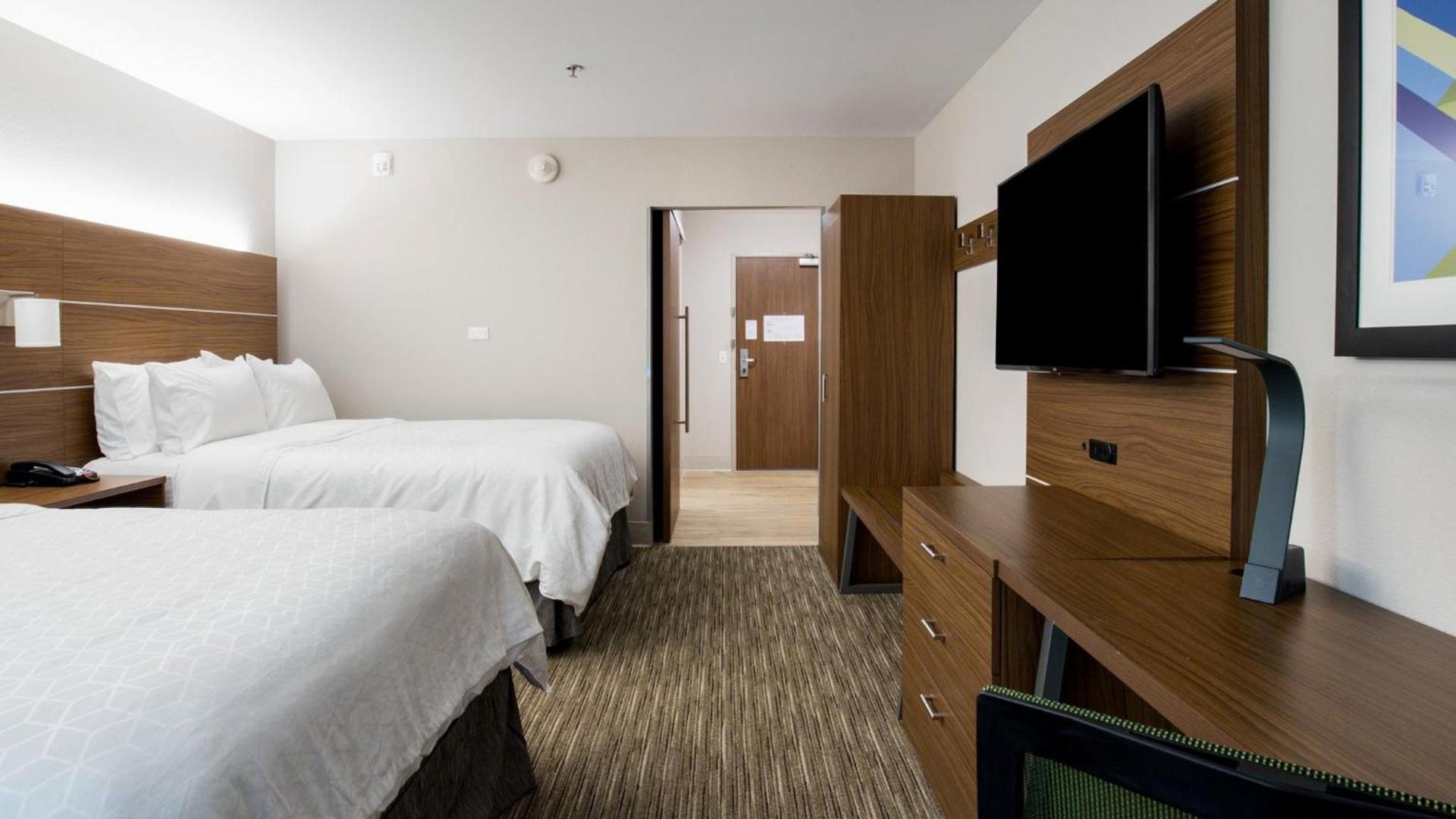 Holiday Inn Express & Suites Racine by IHG photo 36