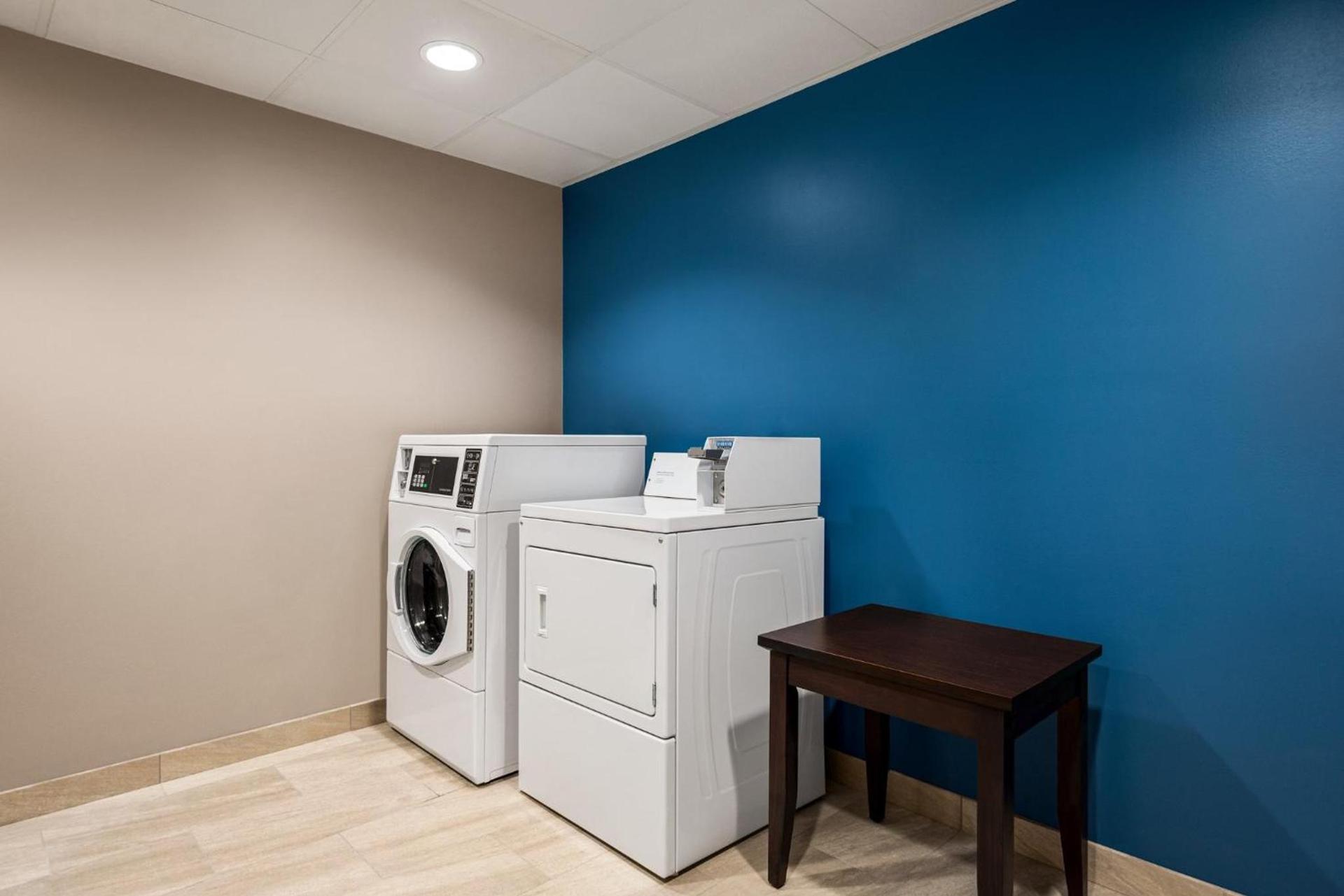 Holiday Inn Express & Suites Mobile West I-10 by IHG photo 43