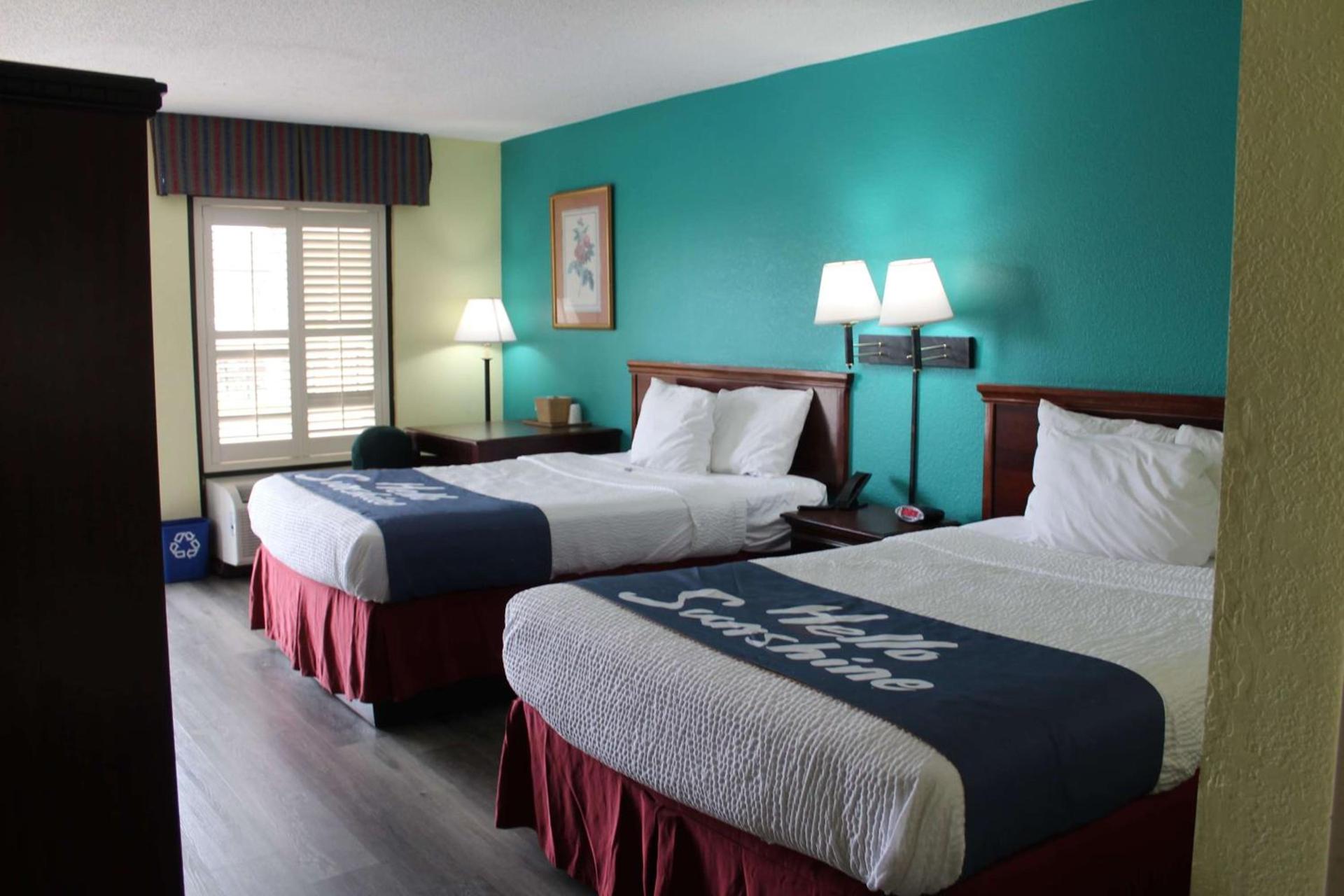 Days Inn by Wyndham Marianna photo 20