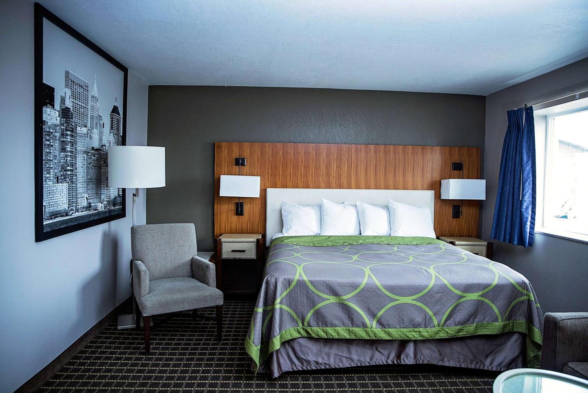 Super 8 by Wyndham Holbrook photo 12