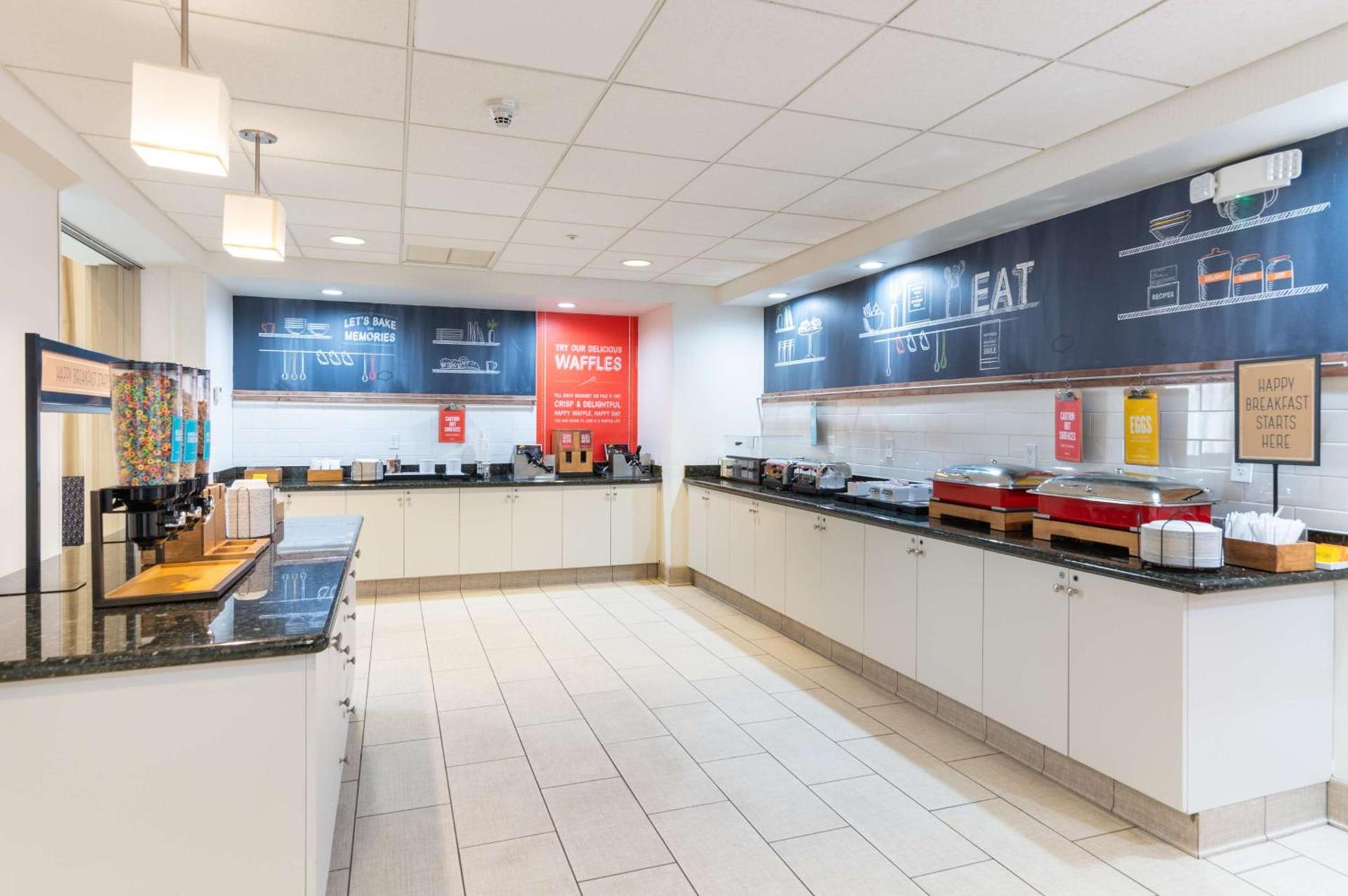 Hampton Inn & Suites Hartford-Manchester photo 12