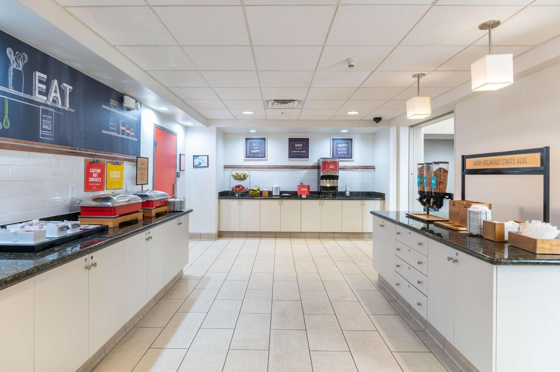 Hampton Inn & Suites Hartford-Manchester photo 13