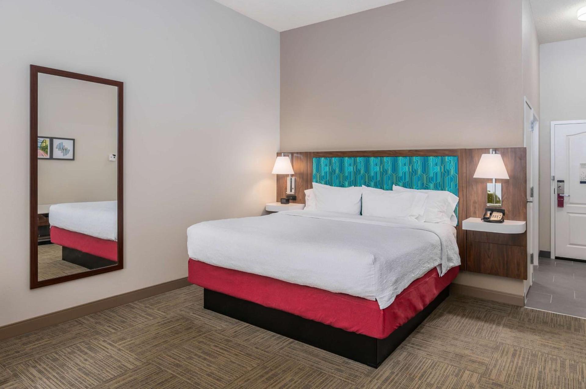 Hampton Inn & Suites Hartford-Manchester photo 25
