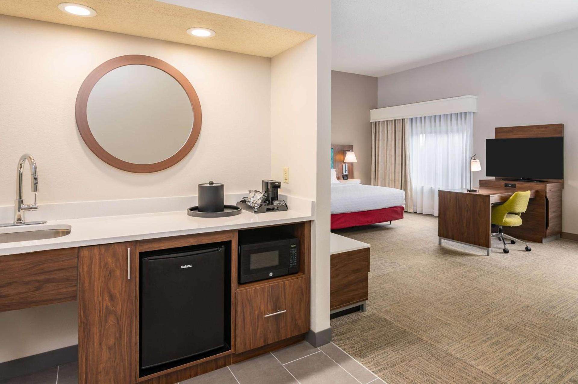 Hampton Inn & Suites Hartford-Manchester photo 29