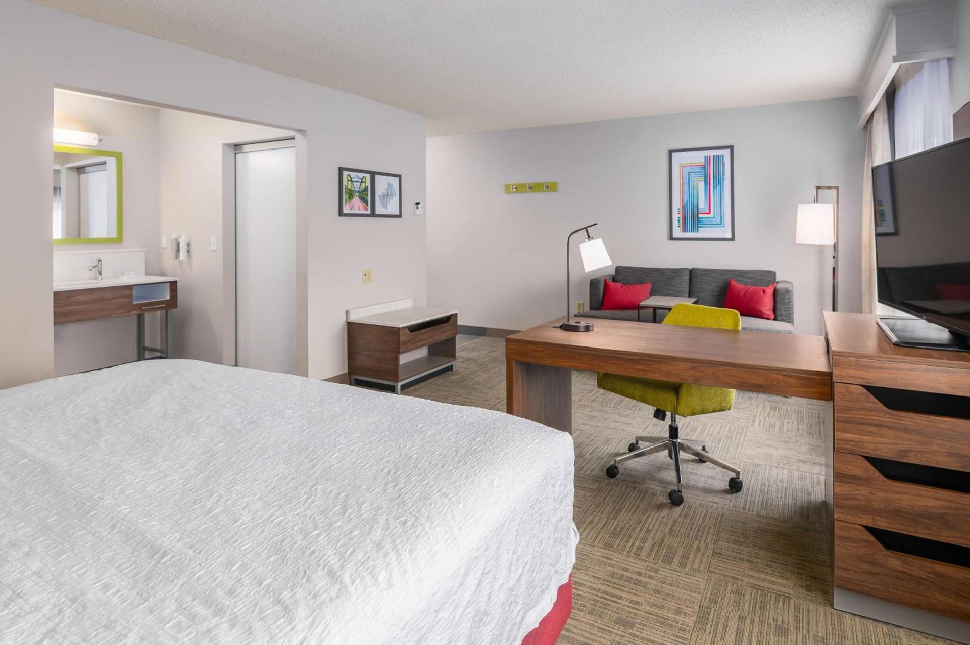 Hampton Inn & Suites Hartford-Manchester photo 31
