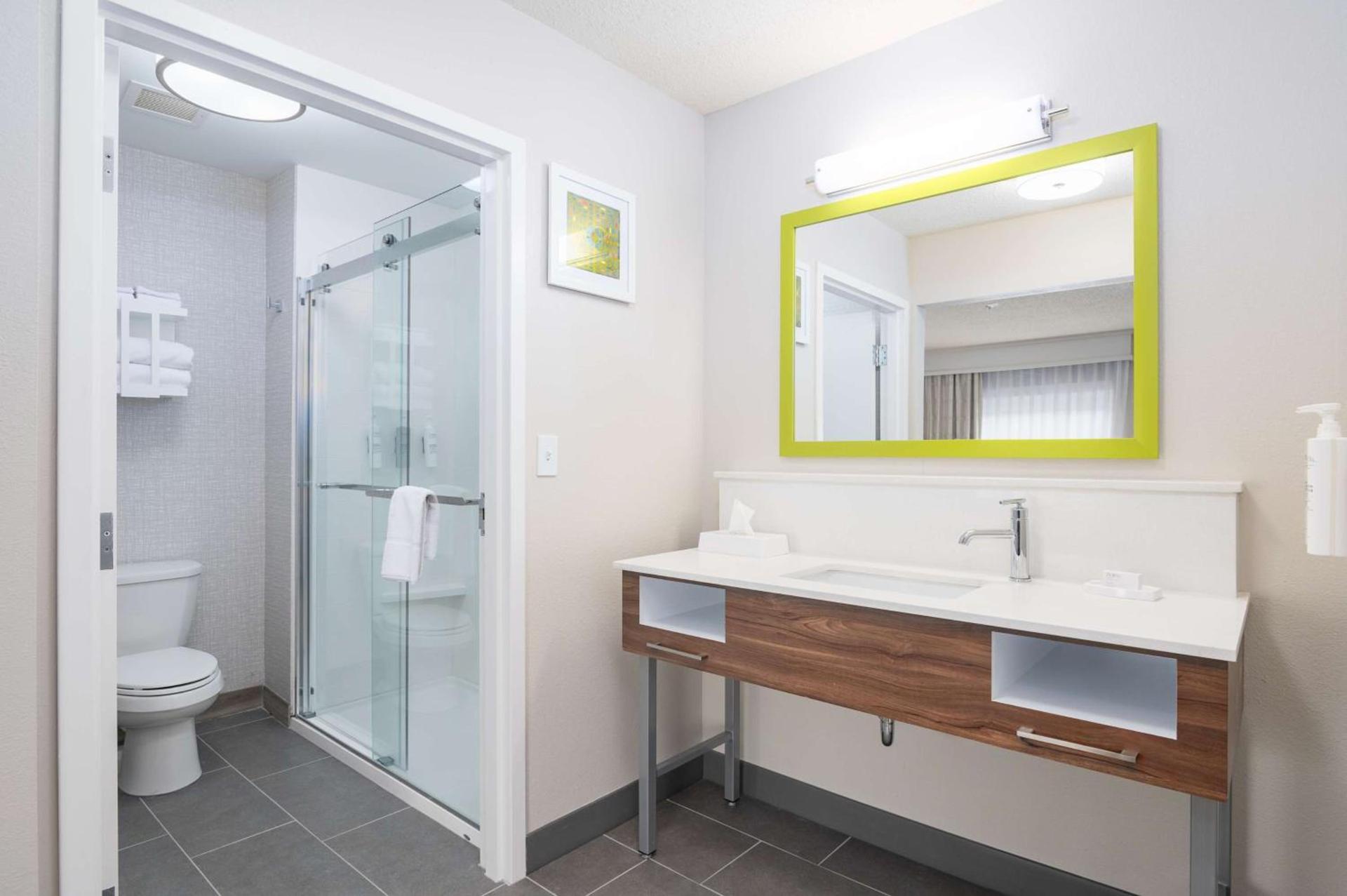 Hampton Inn & Suites Hartford-Manchester photo 33