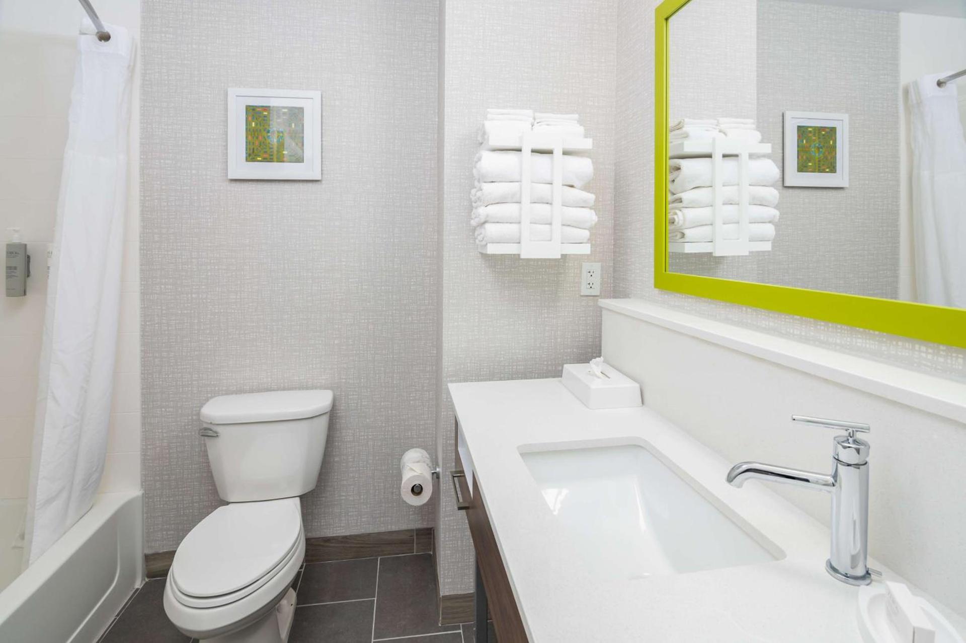 Hampton Inn & Suites Hartford-Manchester photo 35