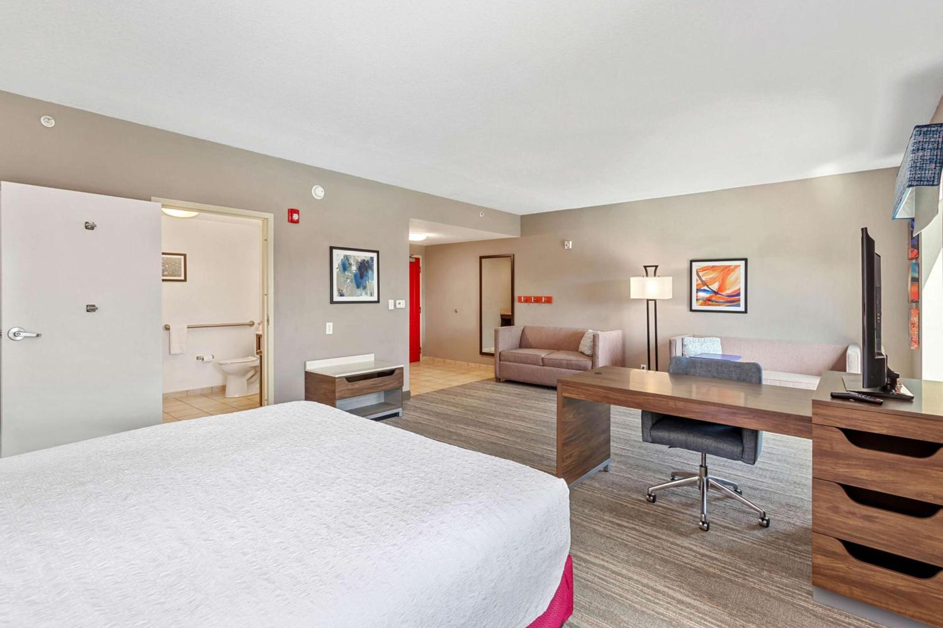 Hampton Inn & Suites Orlando-Apopka photo 53