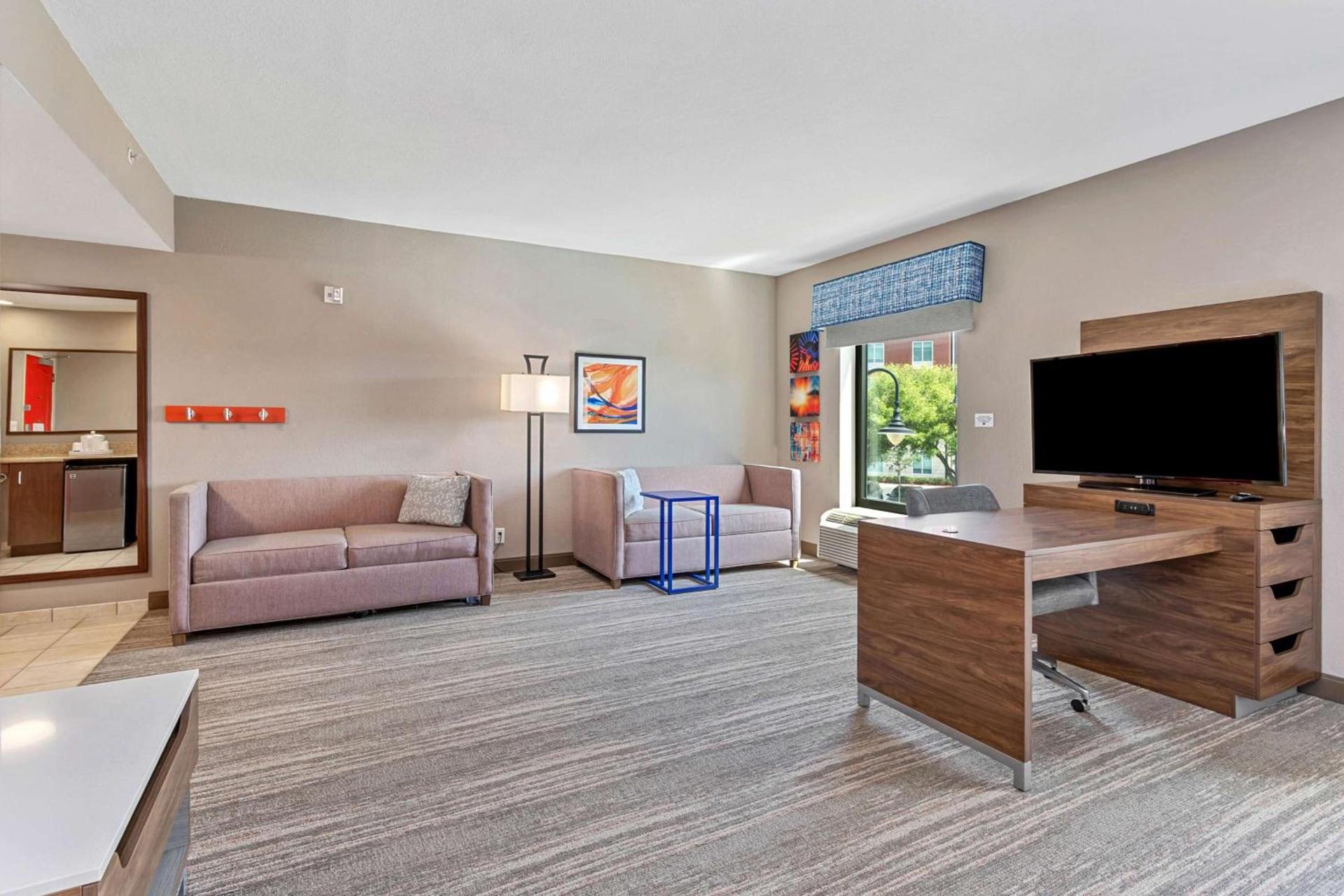 Hampton Inn & Suites Orlando-Apopka photo 59
