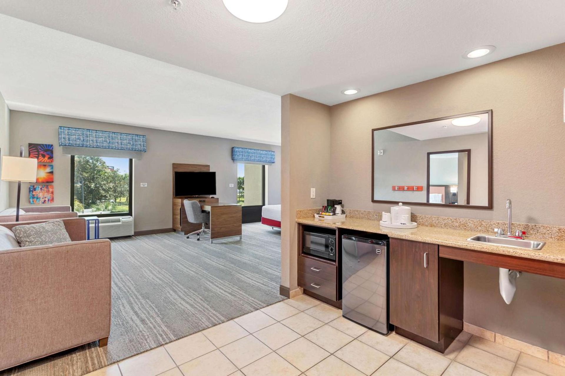Hampton Inn & Suites Orlando-Apopka photo 9