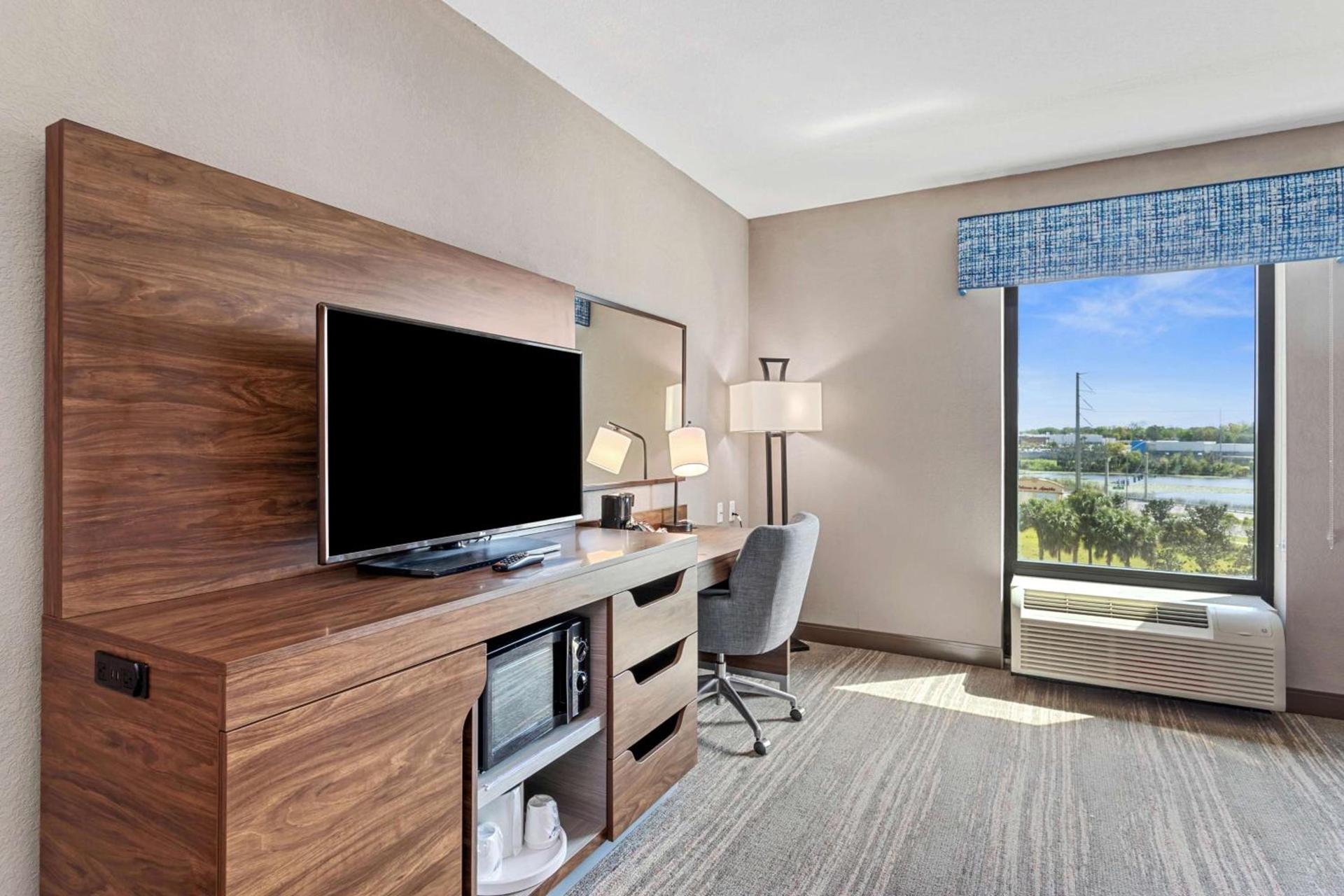 Hampton Inn & Suites Orlando-Apopka photo 14