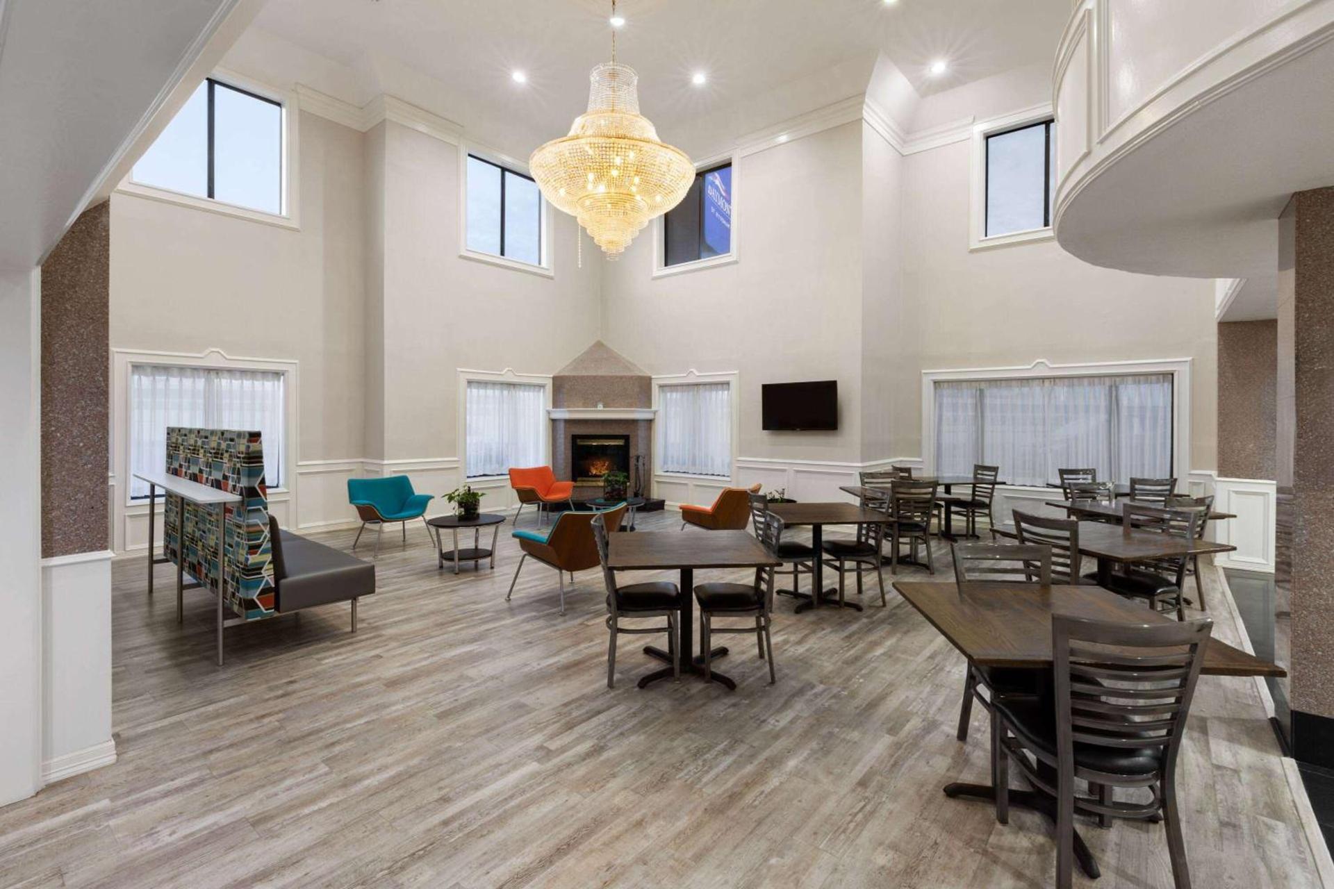 Baymont by Wyndham Houston Brookhollow photo 3
