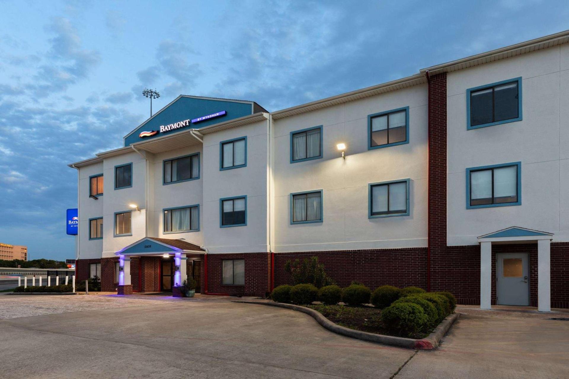 Baymont by Wyndham Houston Brookhollow photo 1
