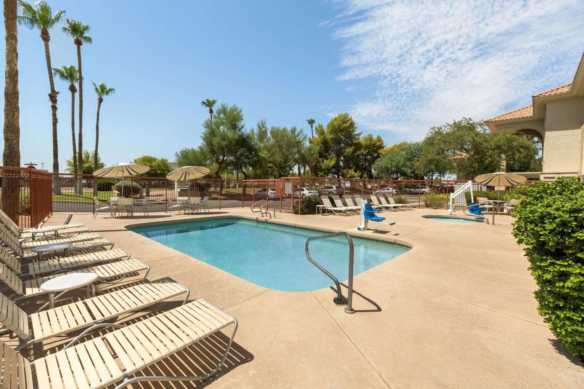 Country Inn & Suites by Radisson, Phoenix Airport, AZ photo 7