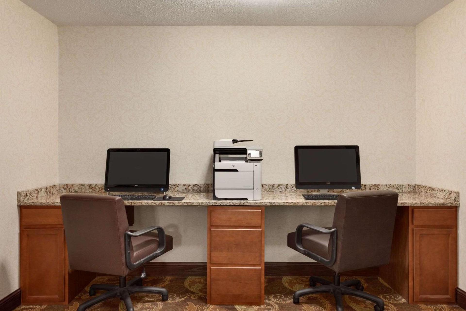 Country Inn & Suites by Radisson, Near The National Sports Center, Coon Rapids, MN photo 10