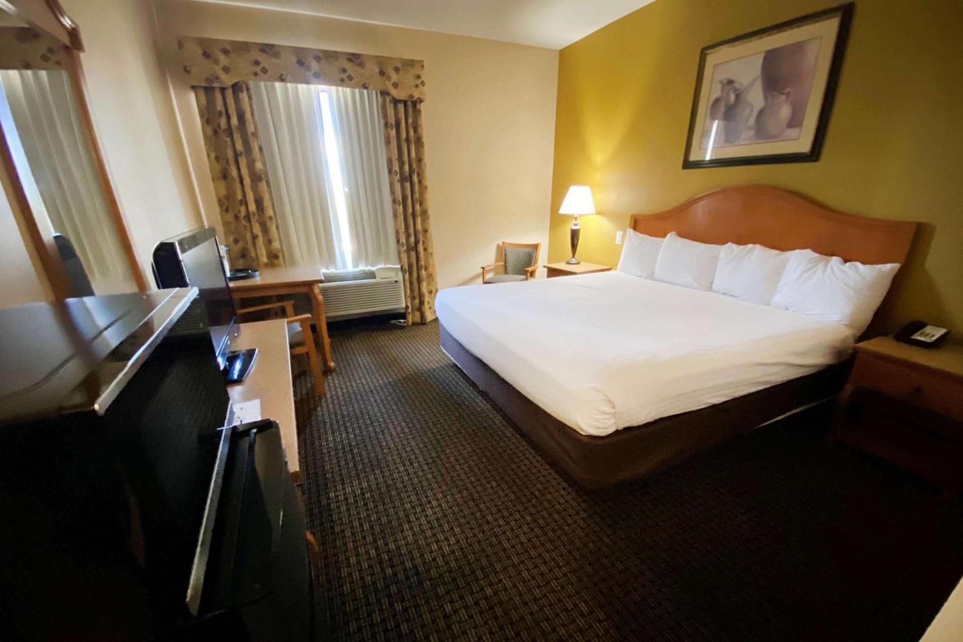 Tombstone Grand Hotel, a Baymont by Wyndham photo 4