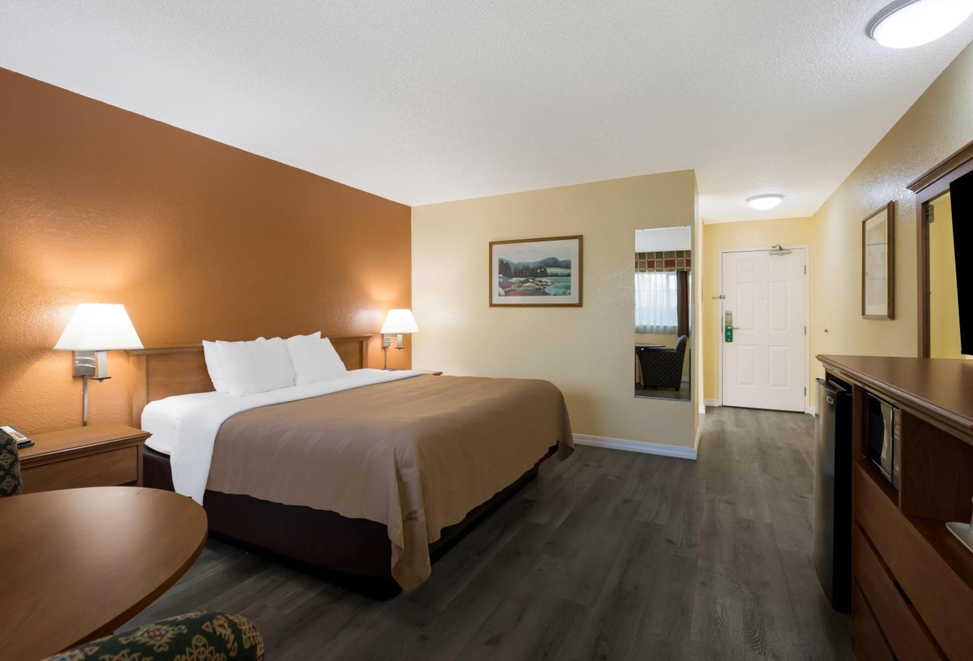 Quality Inn & Suites Medford Airport photo 45
