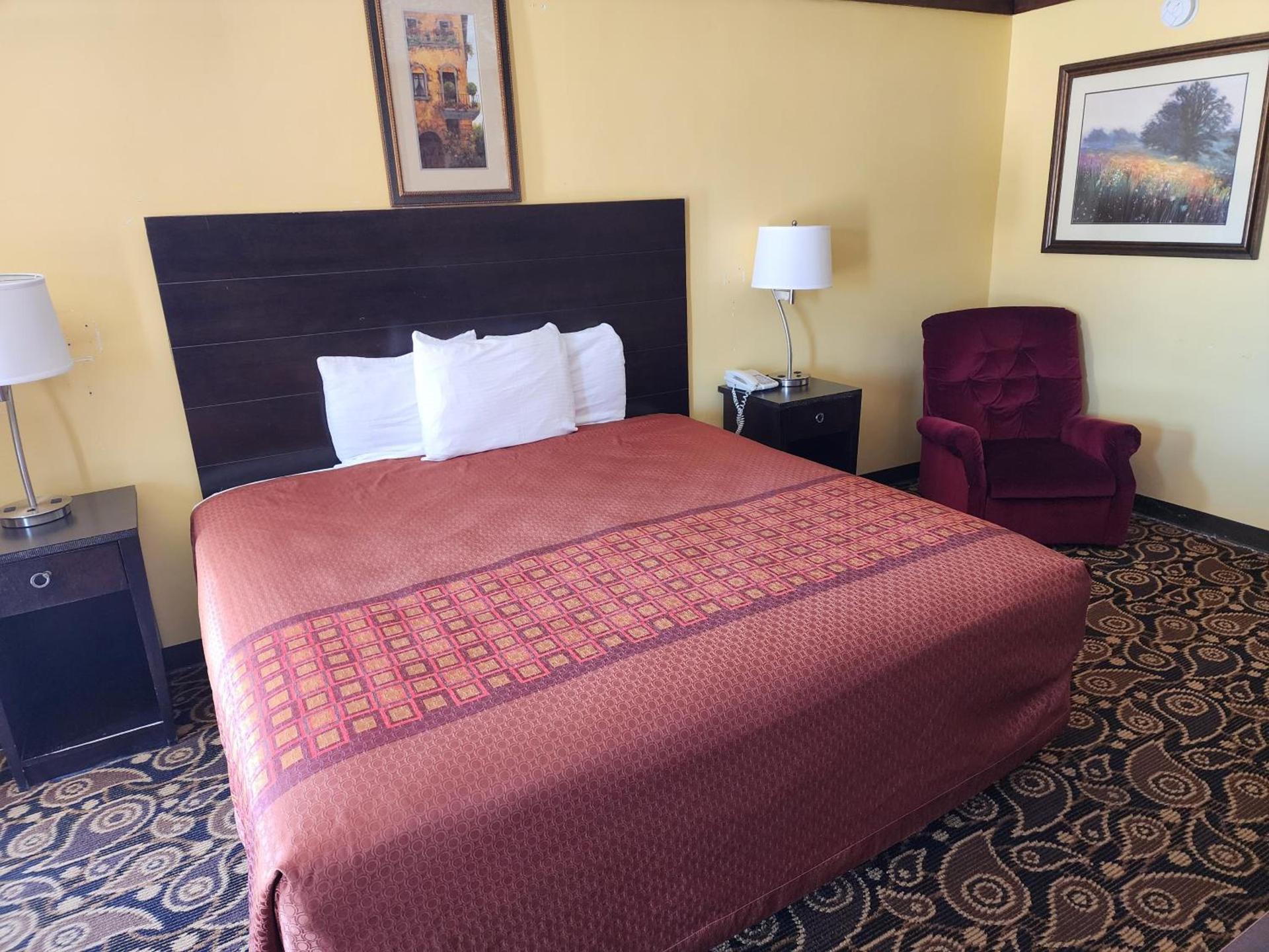 Rodeway Inn photo 2