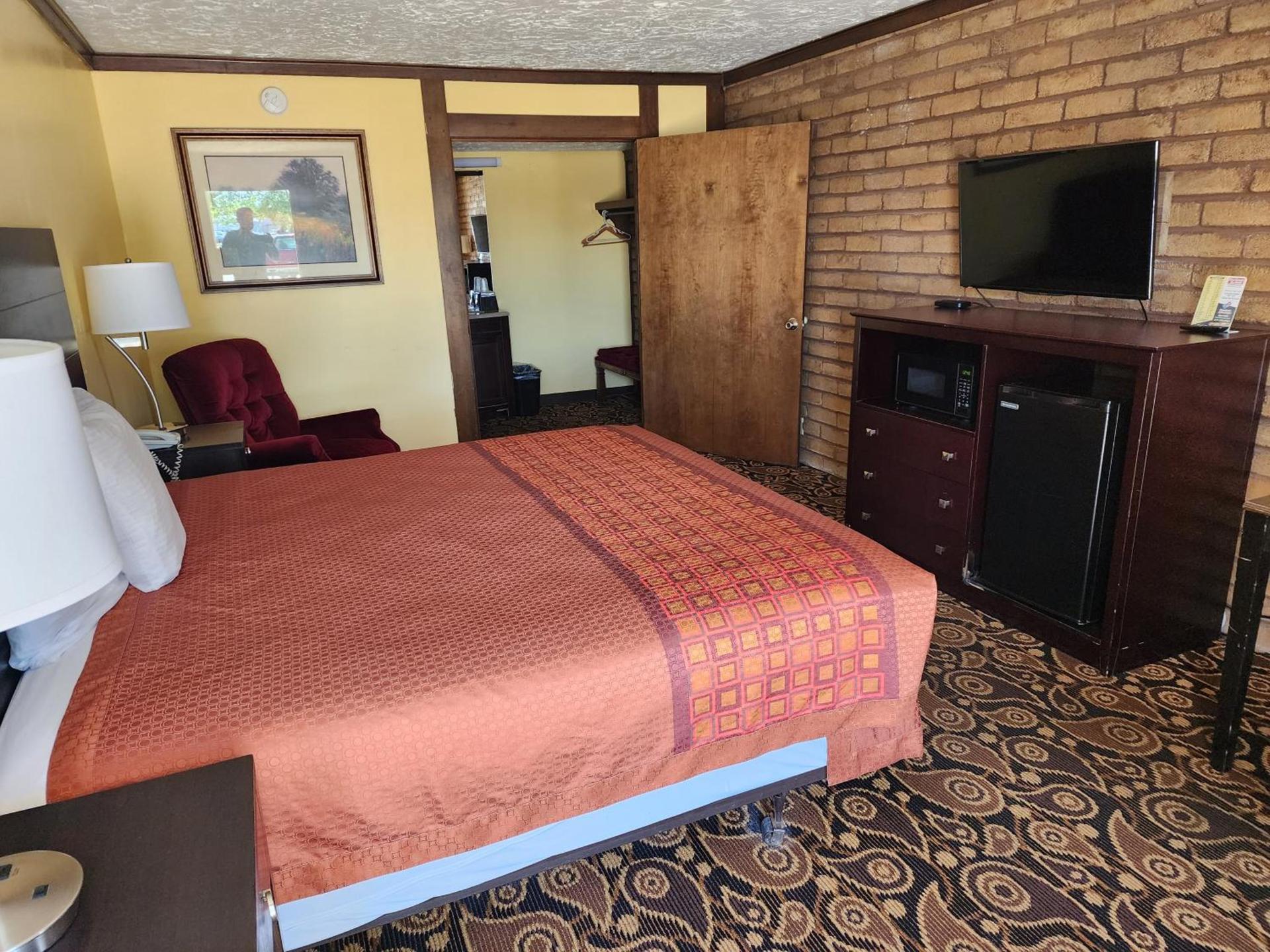 Rodeway Inn photo 14