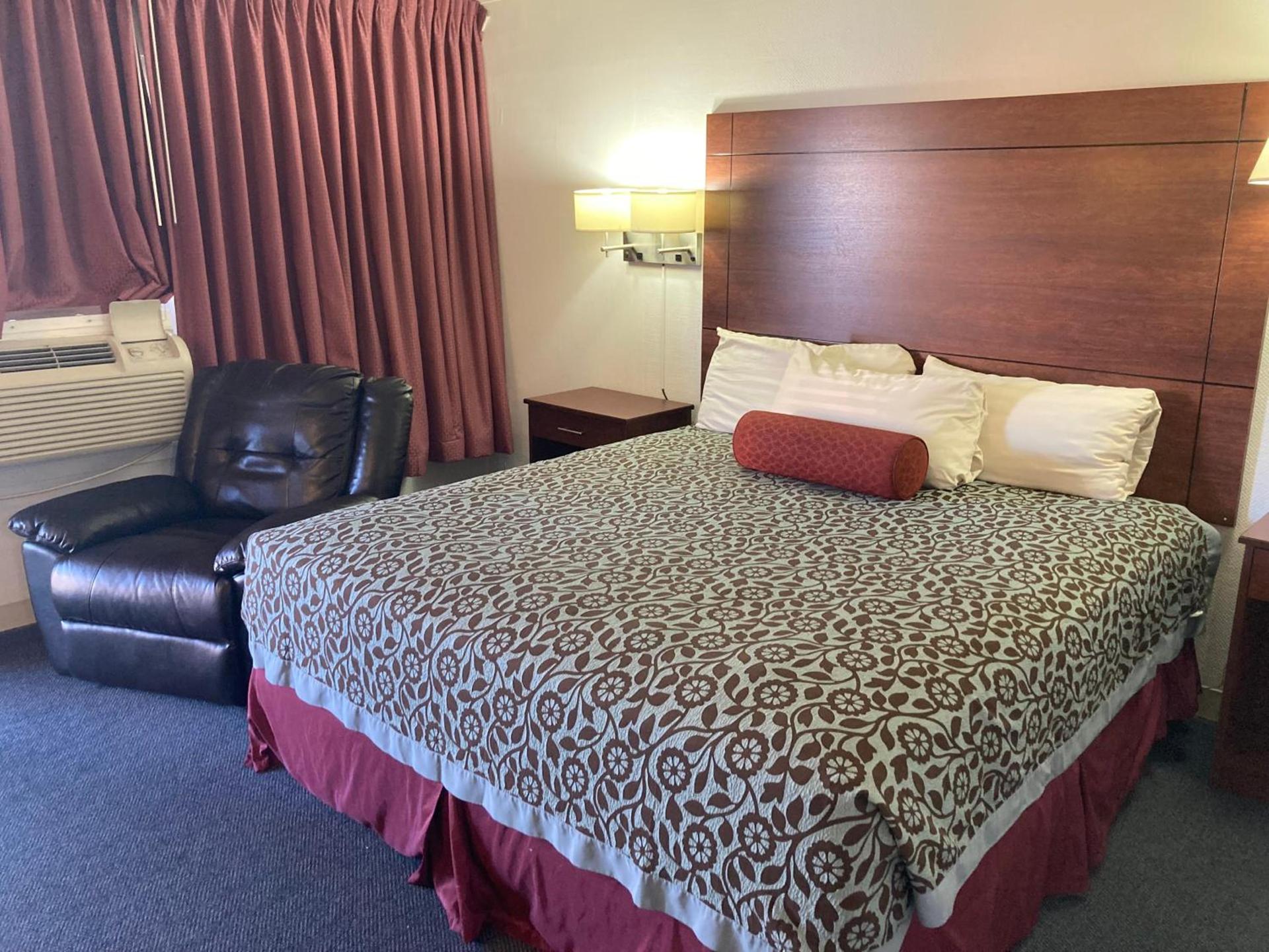Hills Inn photo 6