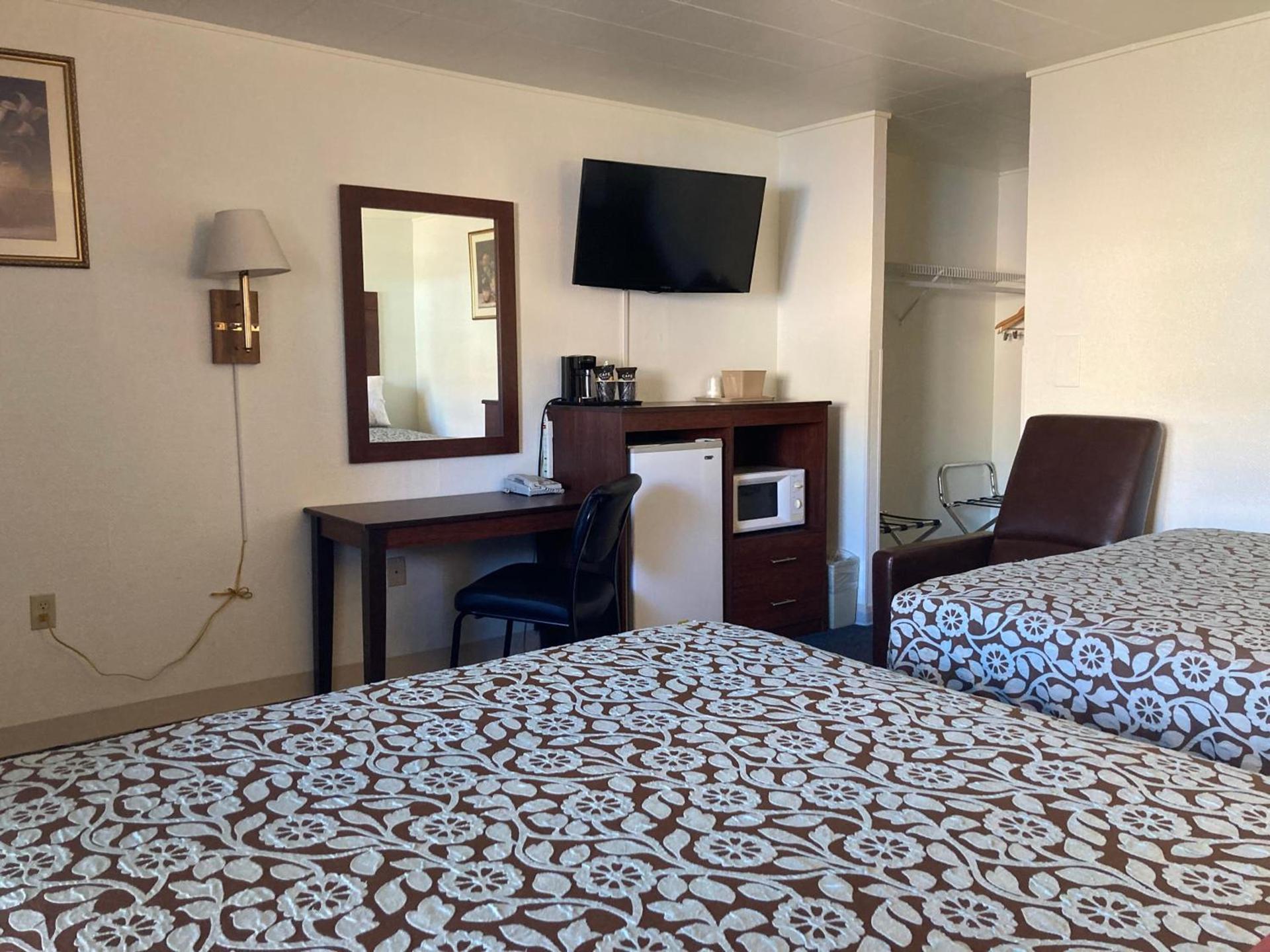 Hills Inn photo 8