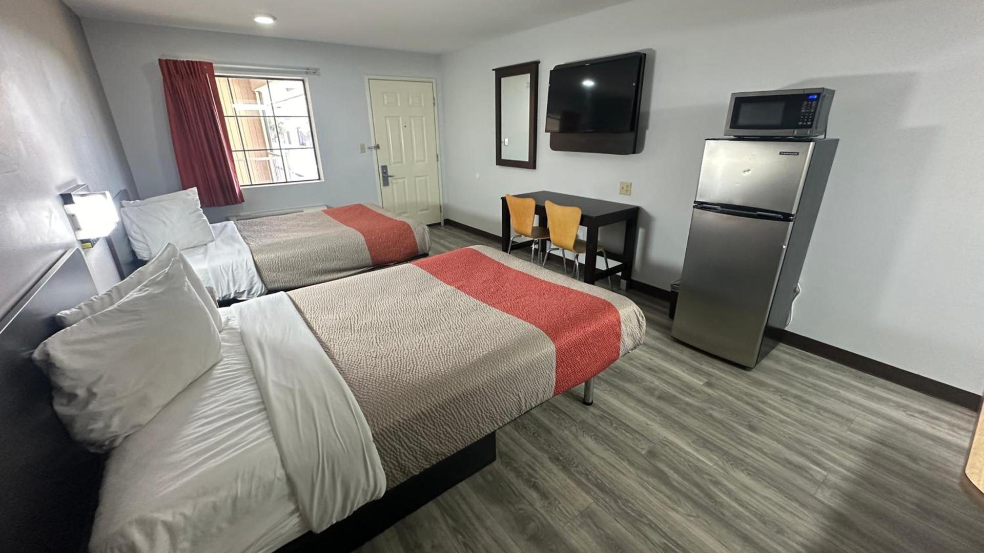 Motel 6-Winnie, TX photo 55