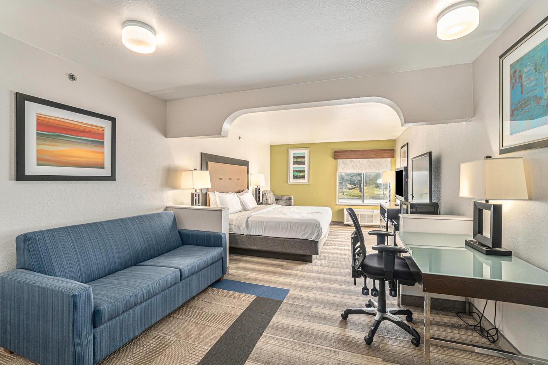 Country Inn & Suites by Radisson, South Haven, MI photo 17