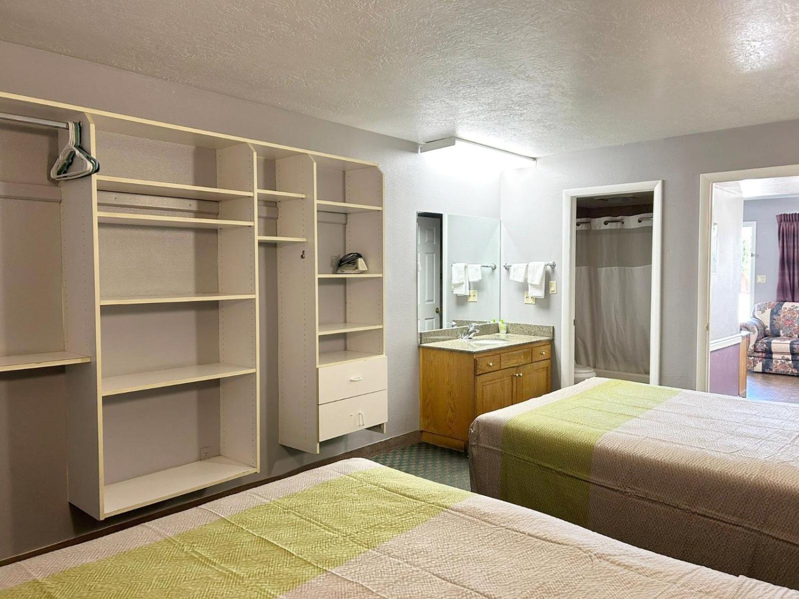 Coronada Inn & Suites photo 11