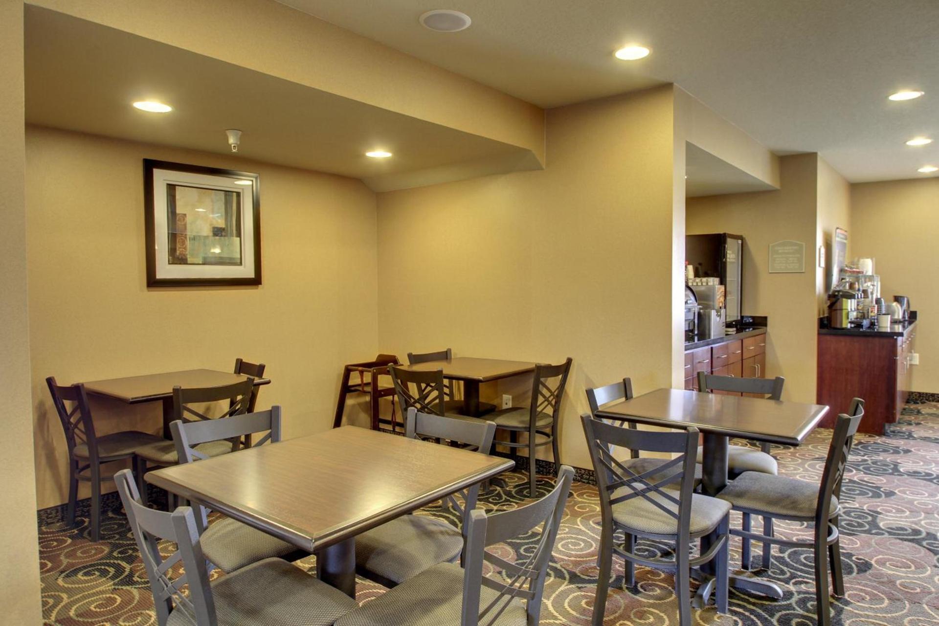 Cobblestone Inn & Suites - Hartington photo 22