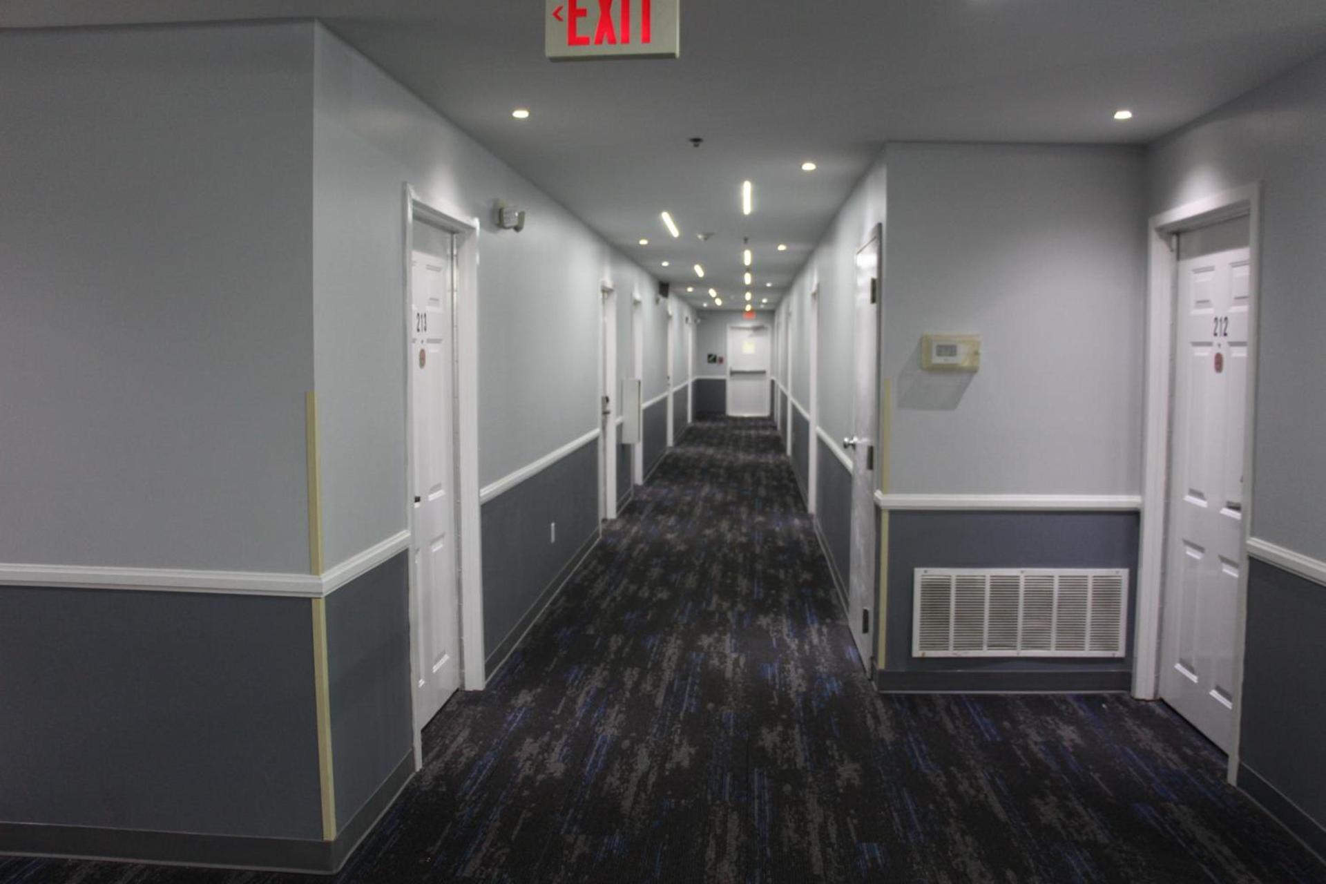 Douglas Inn & Suites photo 32