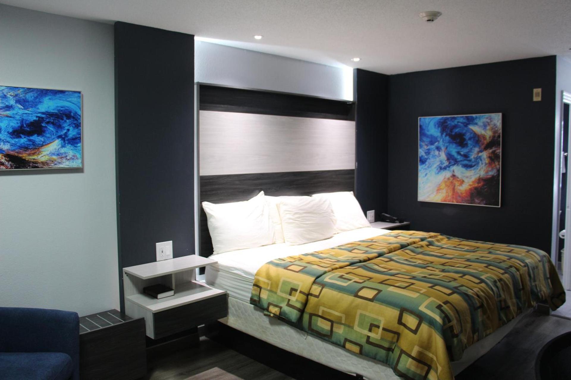 Douglas Inn & Suites photo 30