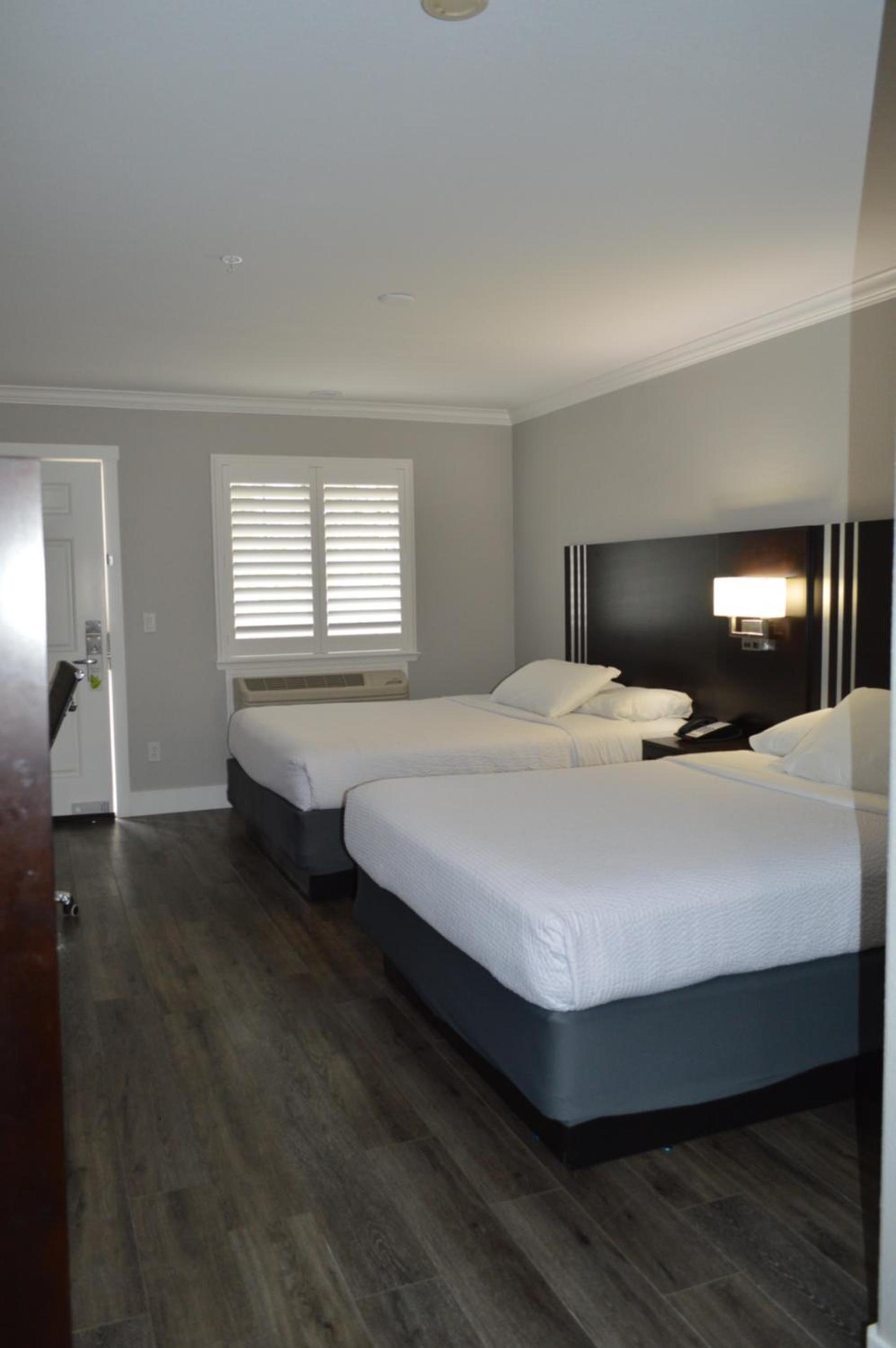 Fairview Inn & Suites photo 21