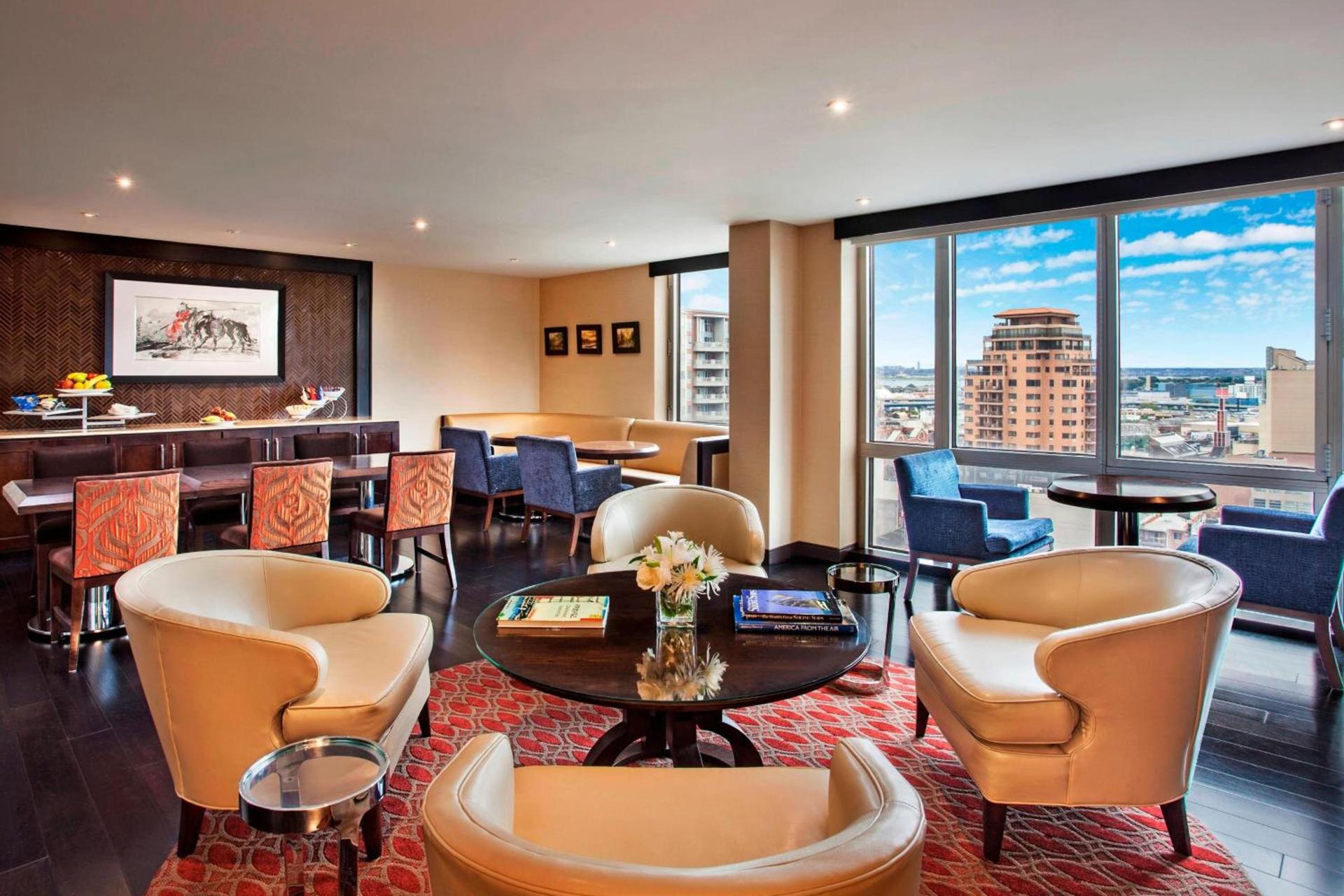 Sheraton LaGuardia East Hotel photo 8