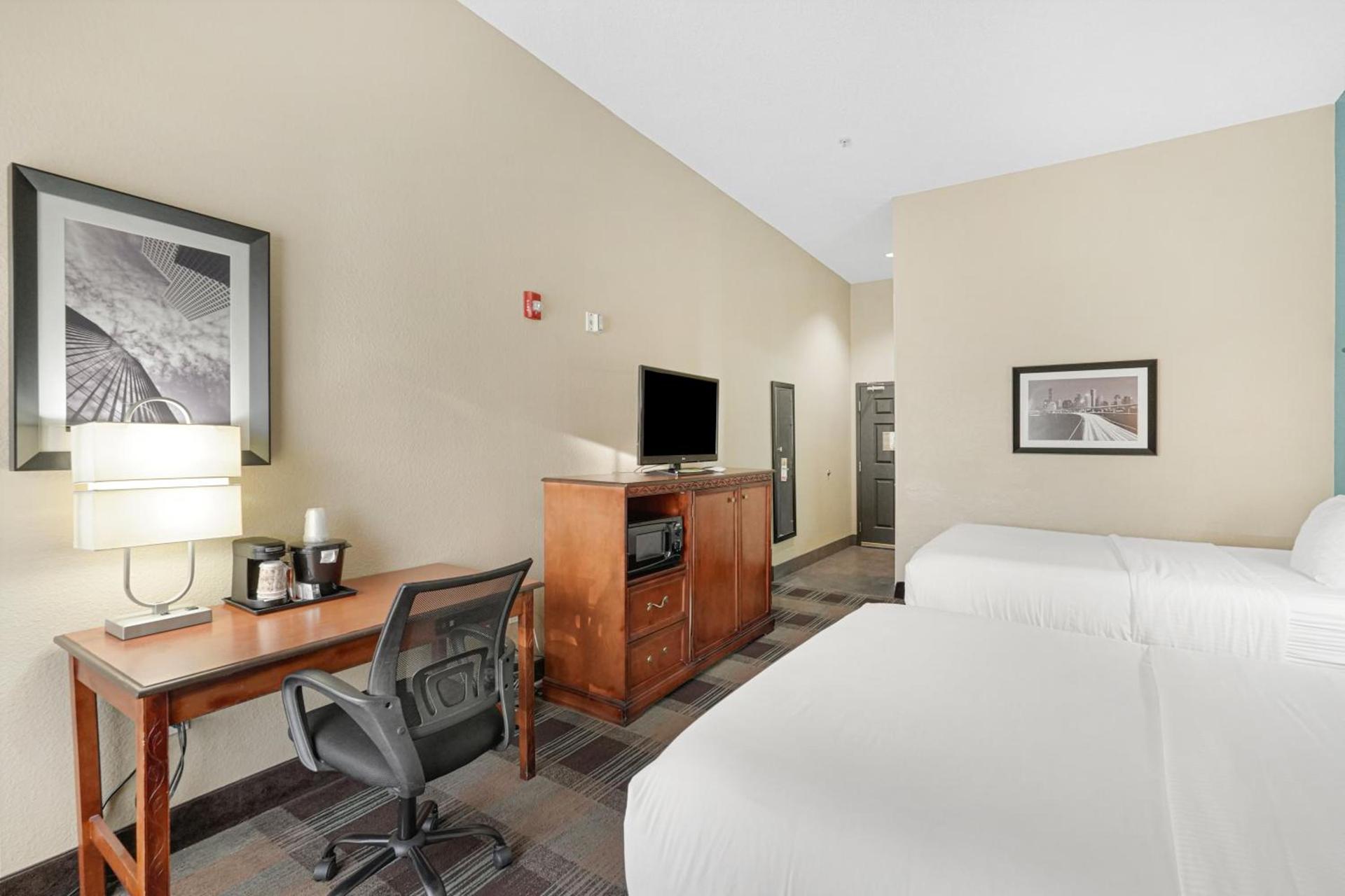 Sonesta Essential HOU Airport Road photo 17